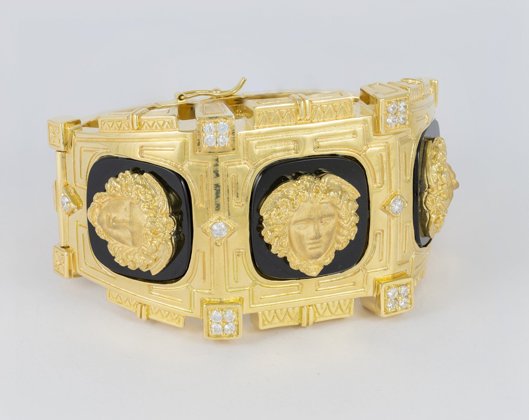 Pulsera brazalete en oro amarillo 18k y ónix - Mayka Jewels