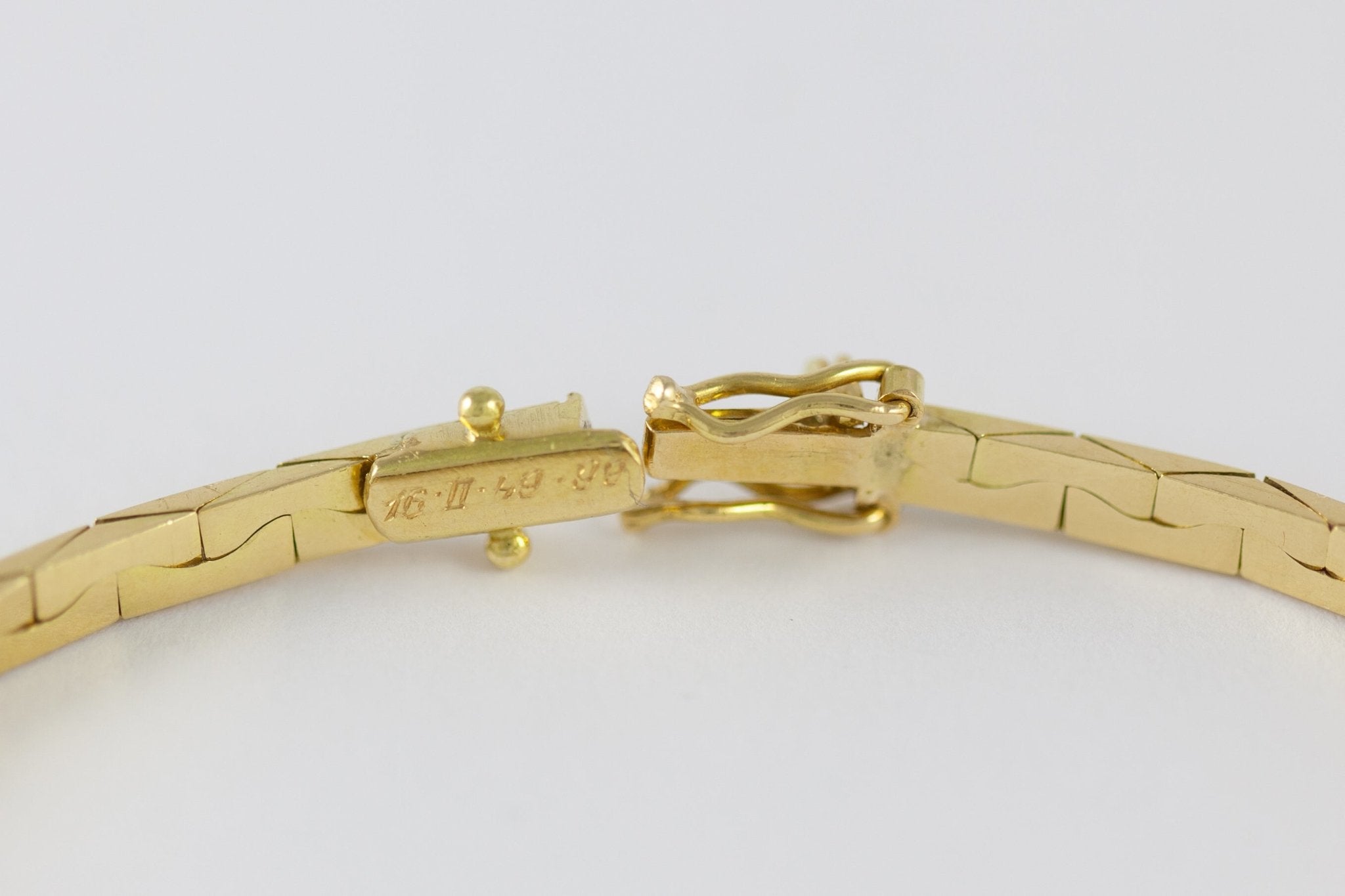 Pulsera de oro amarillo 18k con brillantes y zafiros - Mayka Jewels