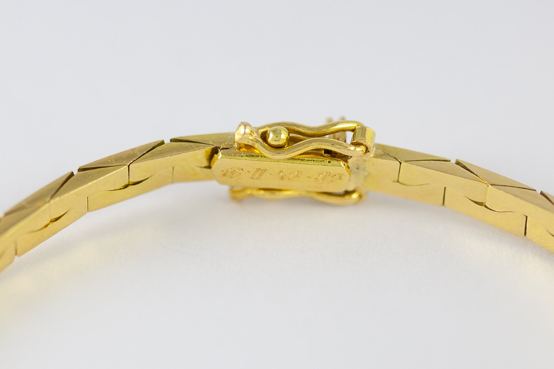 Pulsera de oro amarillo 18k con brillantes y zafiros - Mayka Jewels