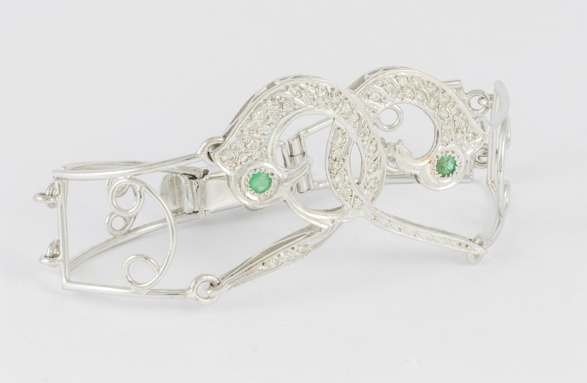 Pulsera en oro blanco 18k con brillantes y esmeraldas - Mayka Jewels