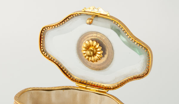 Caja joyero Art Nouveau de metal con cristal biselado y acolchado capitoné