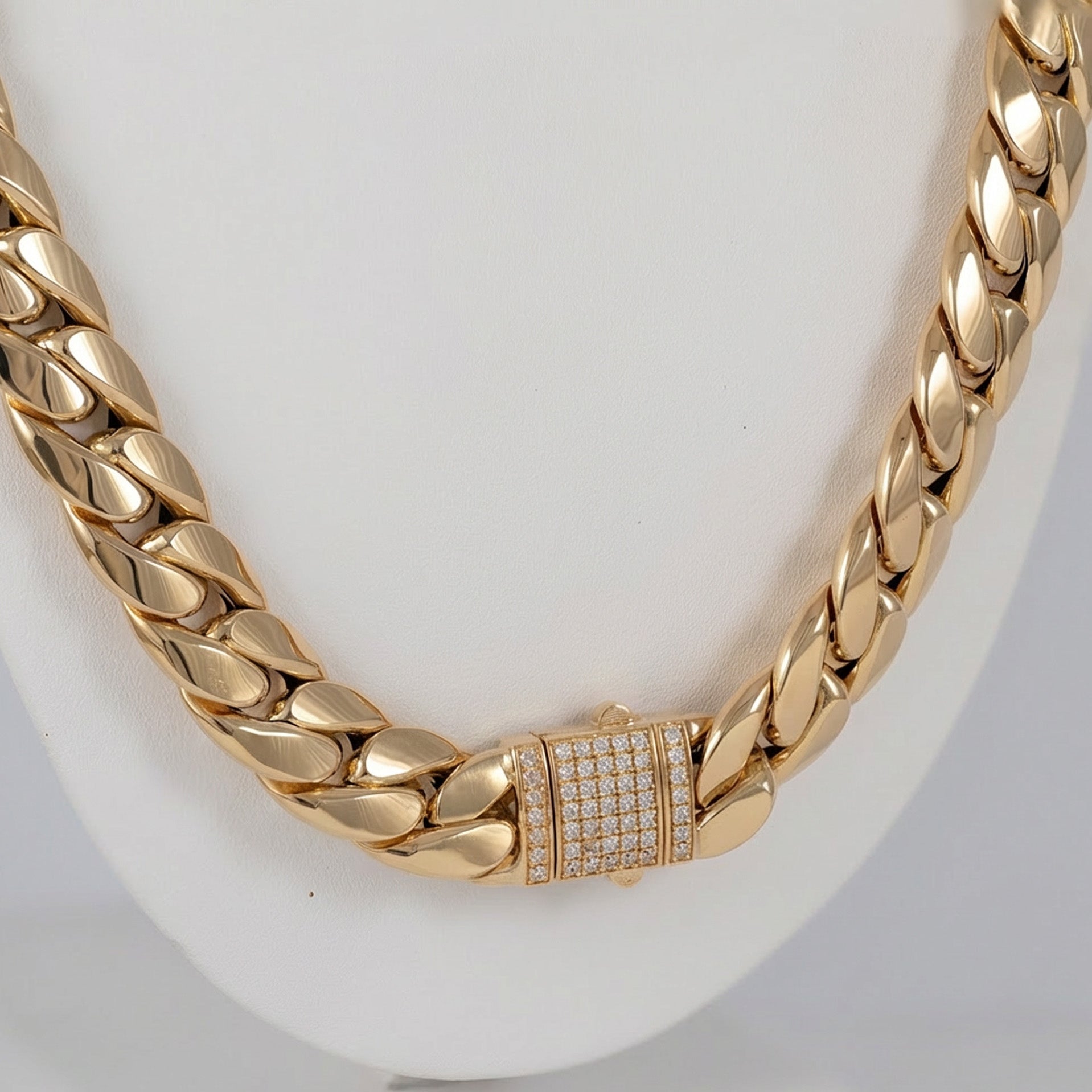 Cadena barbada cubana oro 18k 750 65cm