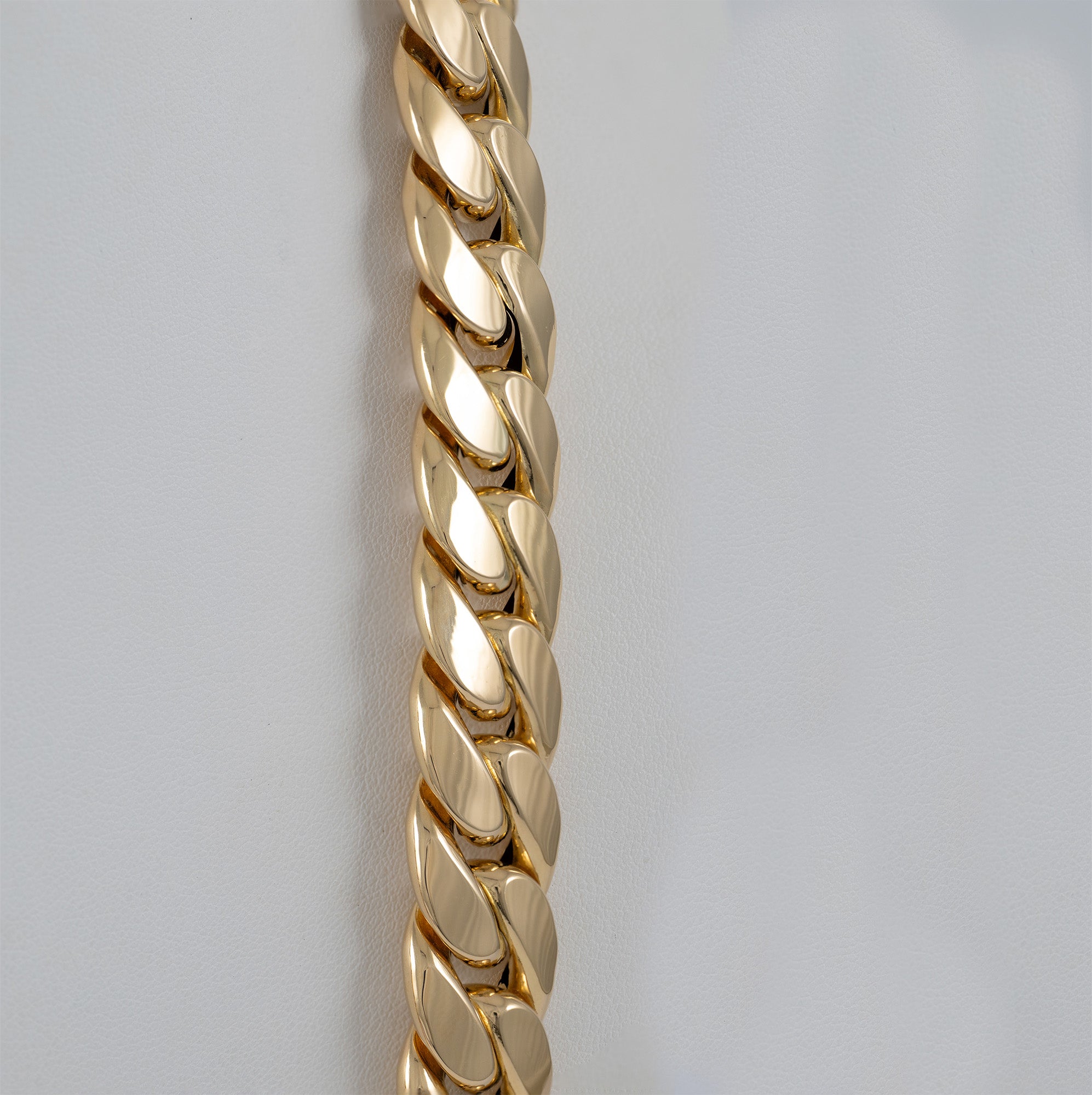 Cadena barbada cubana oro 18k 750 65cm