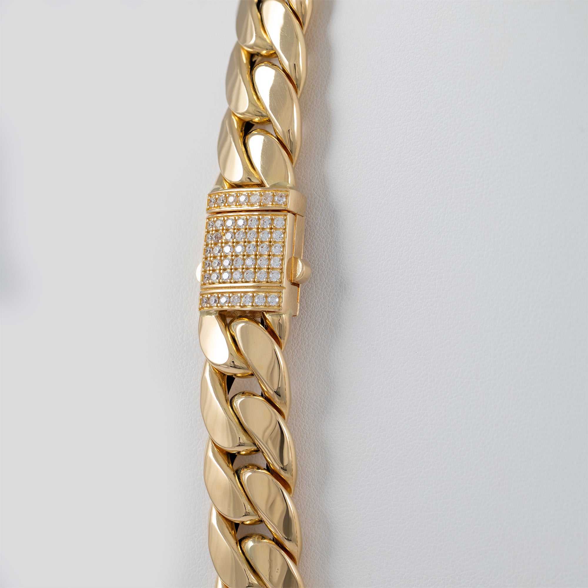 Cadena barbada cubana oro 18k 750 65cm