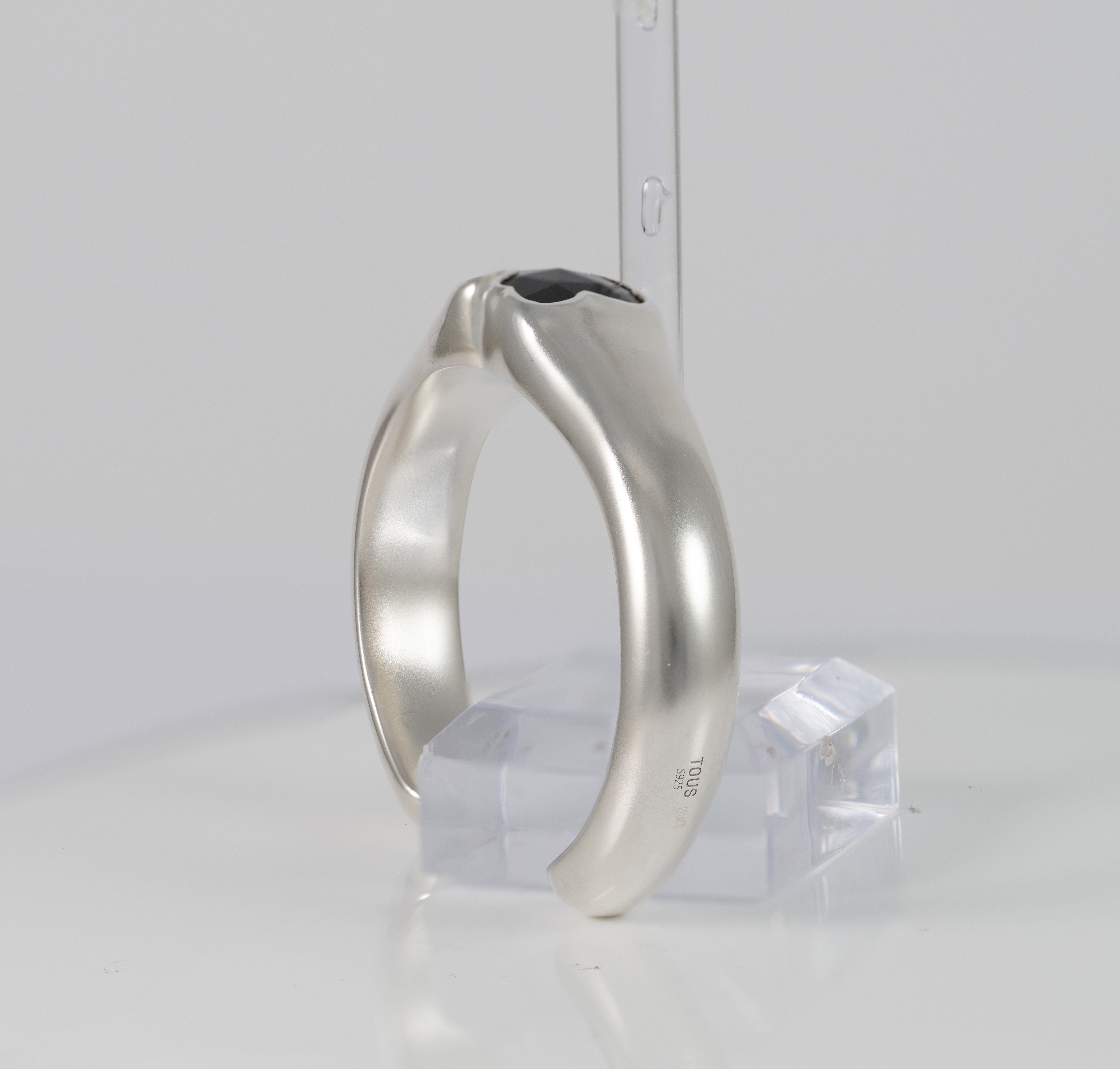 Pulsera esclava Tous en plata 925 con oso en ónix Icon