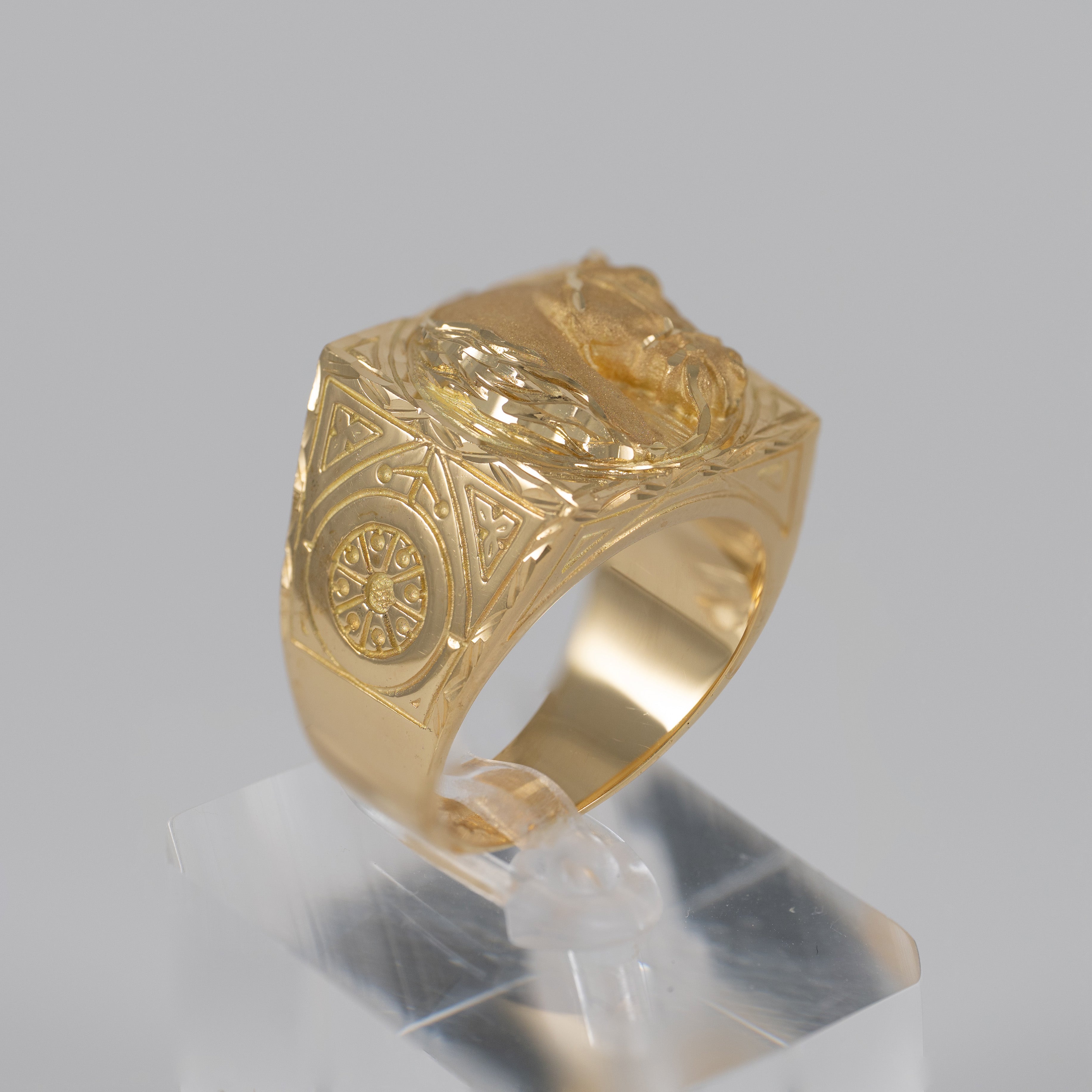 Anillo caballo de oro 18k 750