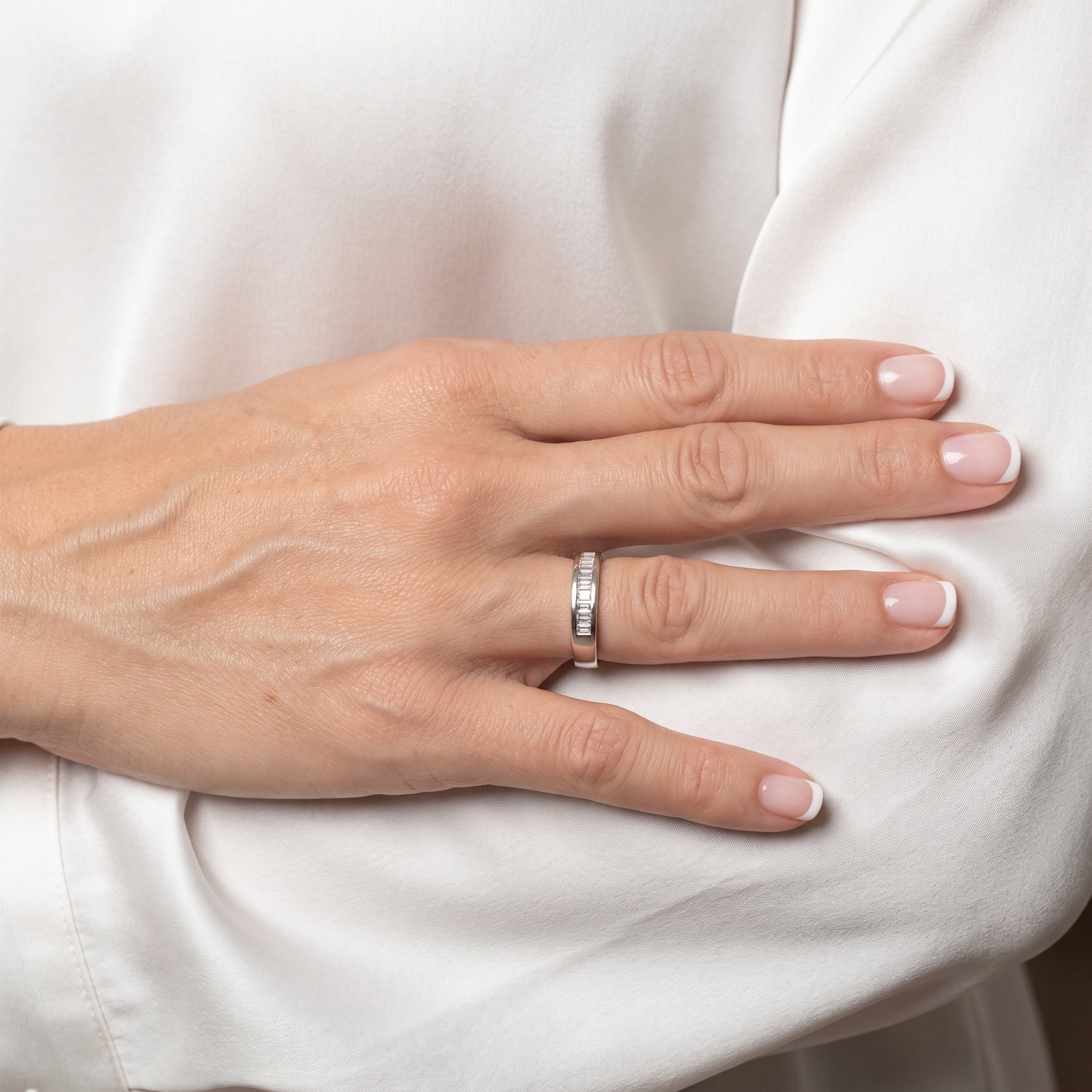 Anillo oro blanco 18k con brillantes