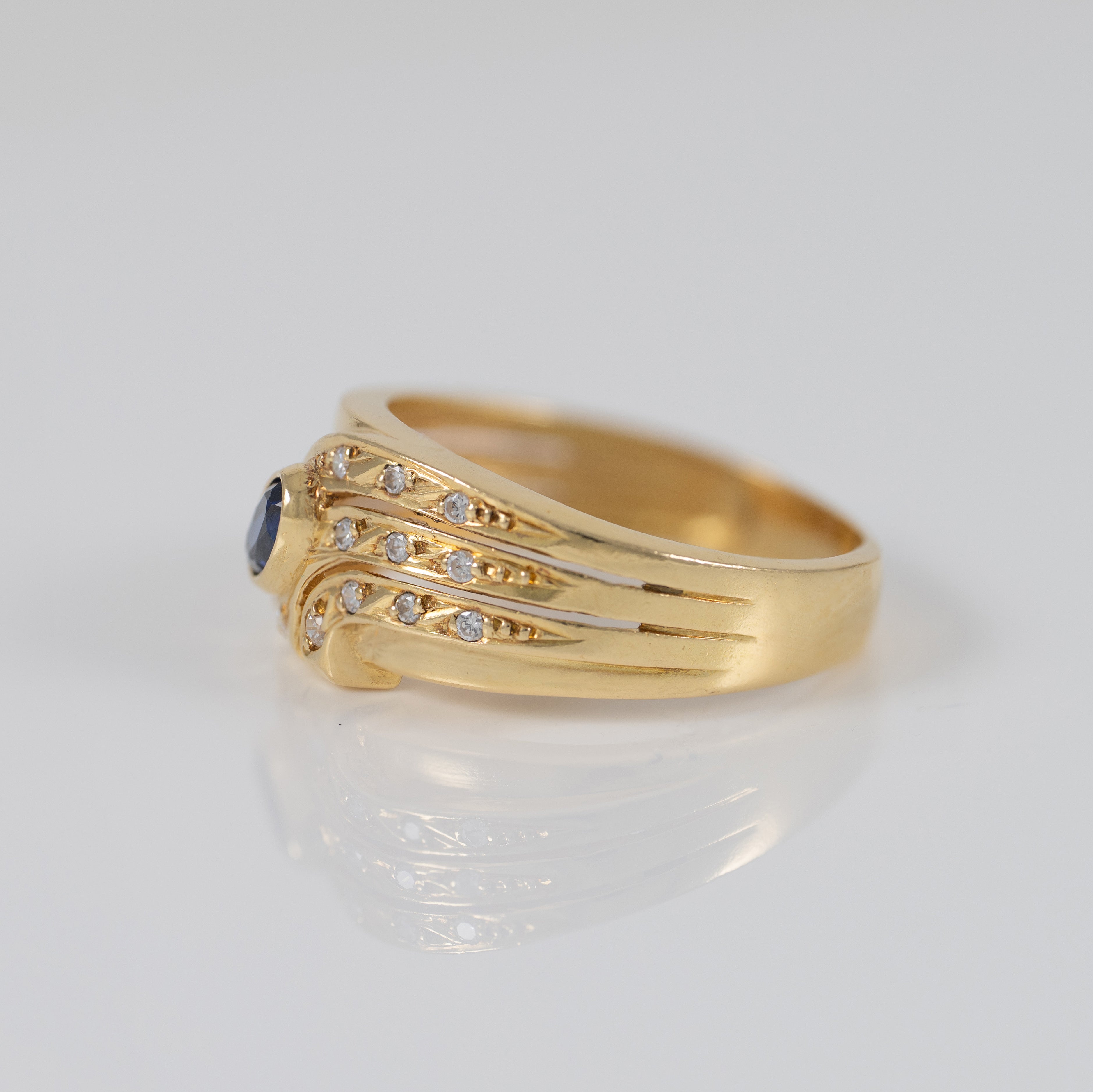 Anillo de oro 18k