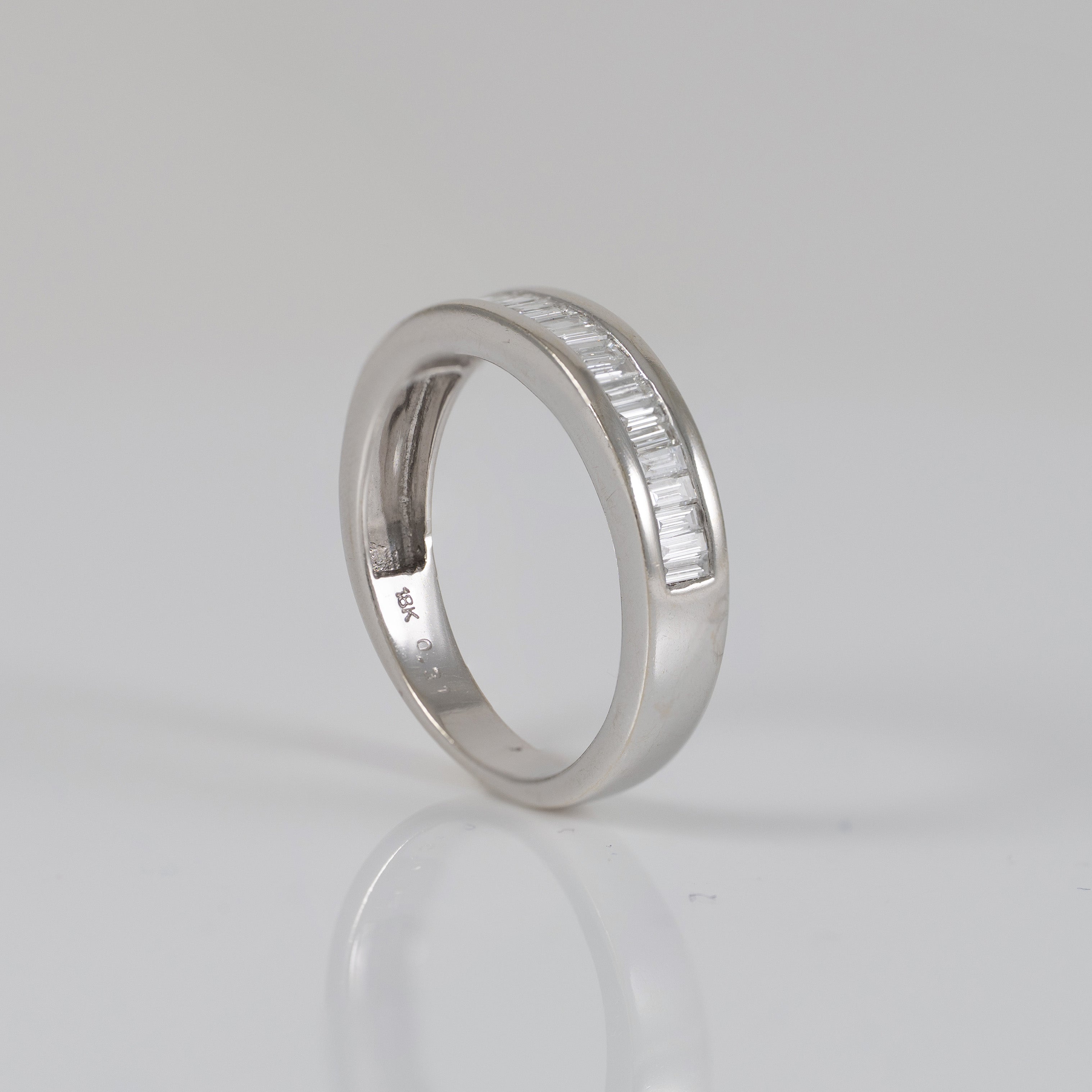 Anillo oro blanco 18k con brillantes