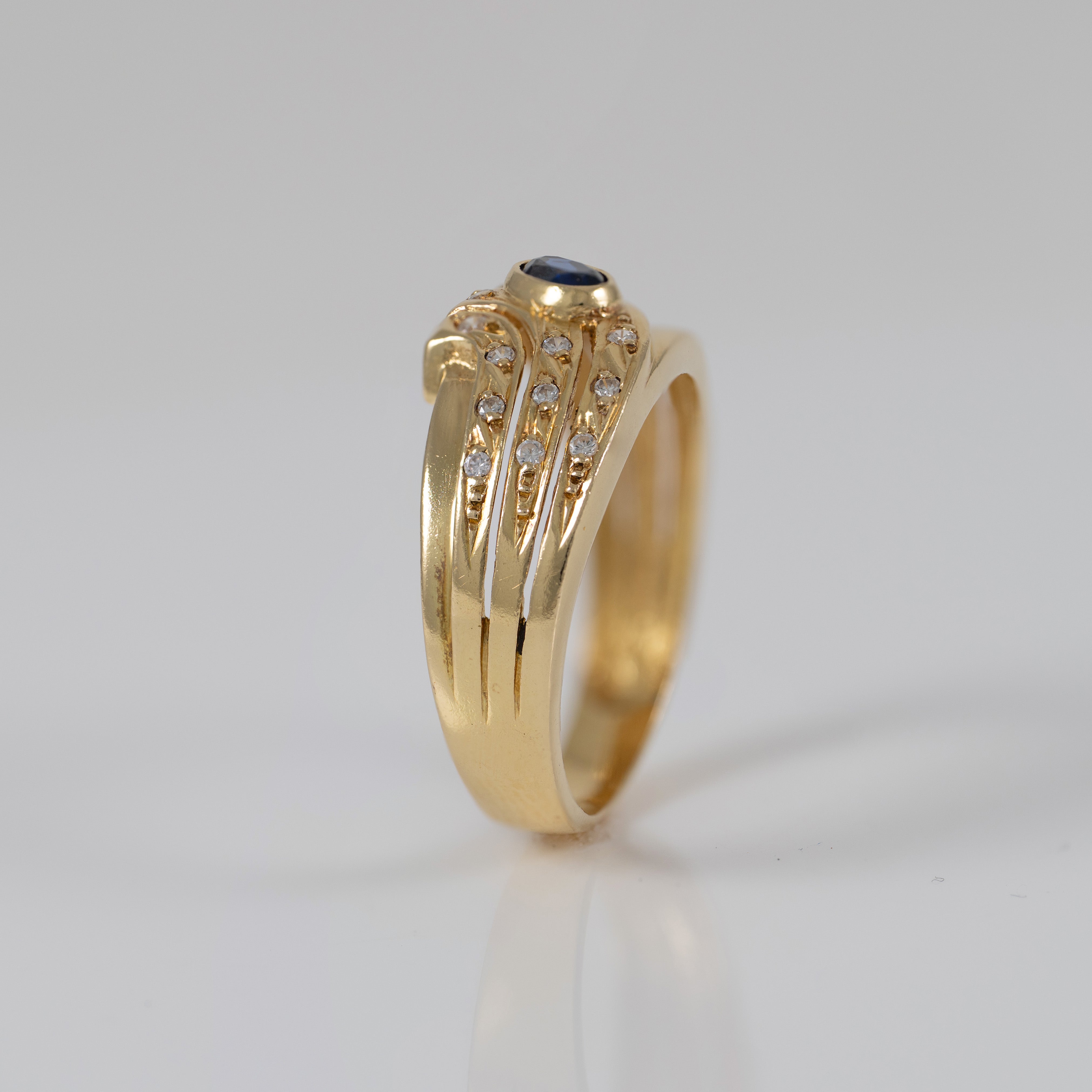 Anillo de oro 18k