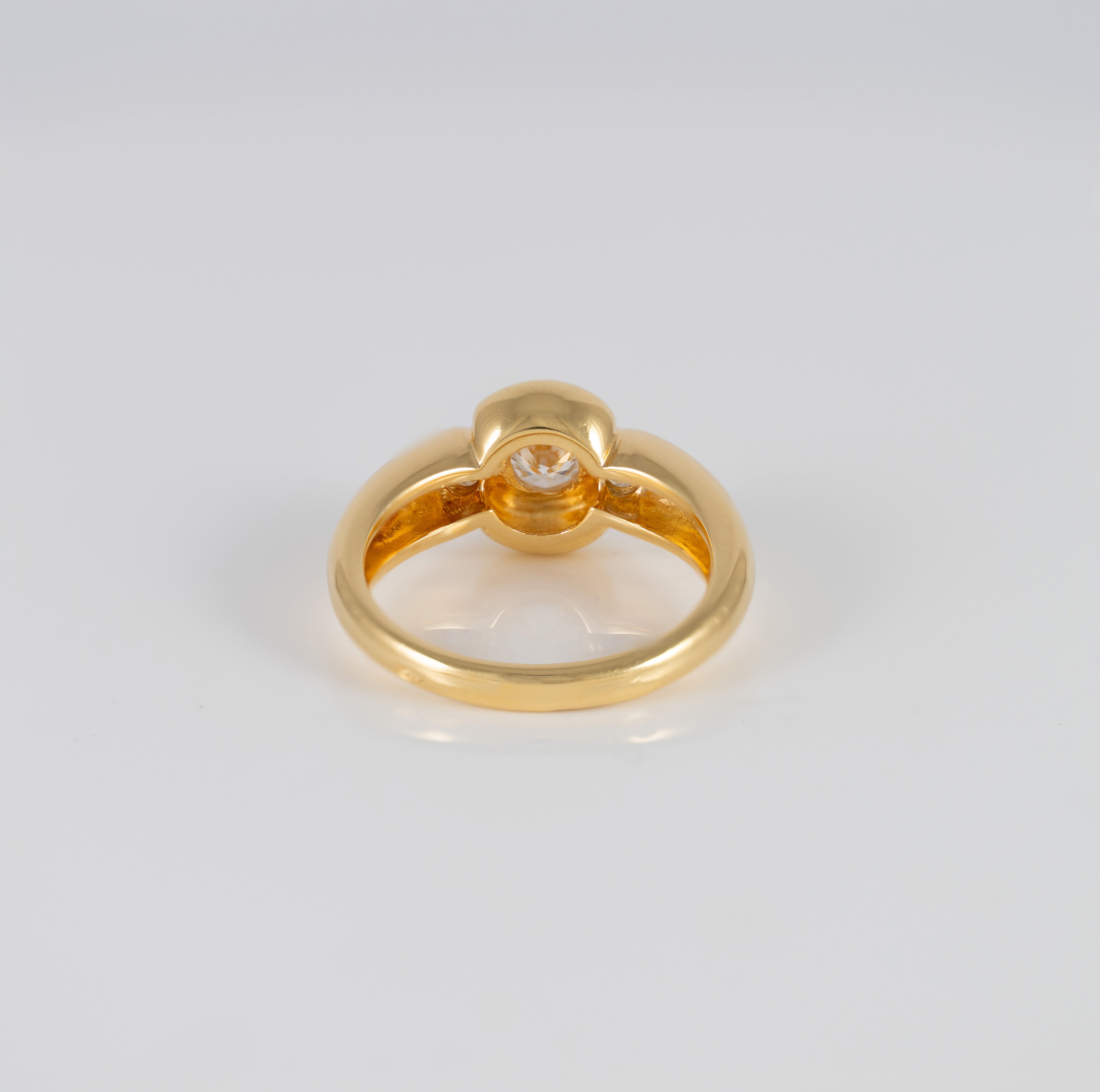 Anillo de oro amarillo 18k y brillantes