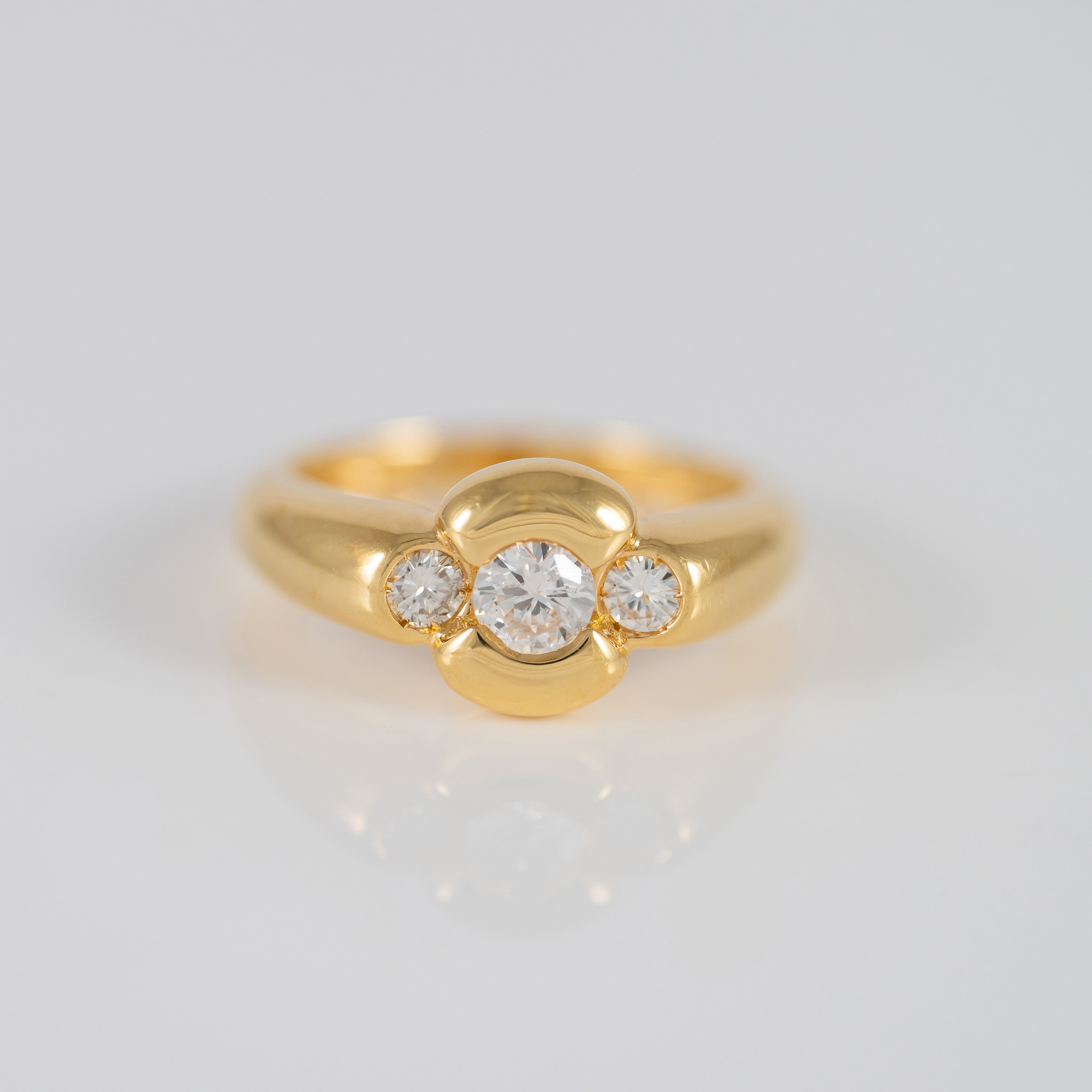 Anillo de oro amarillo 18k y brillantes