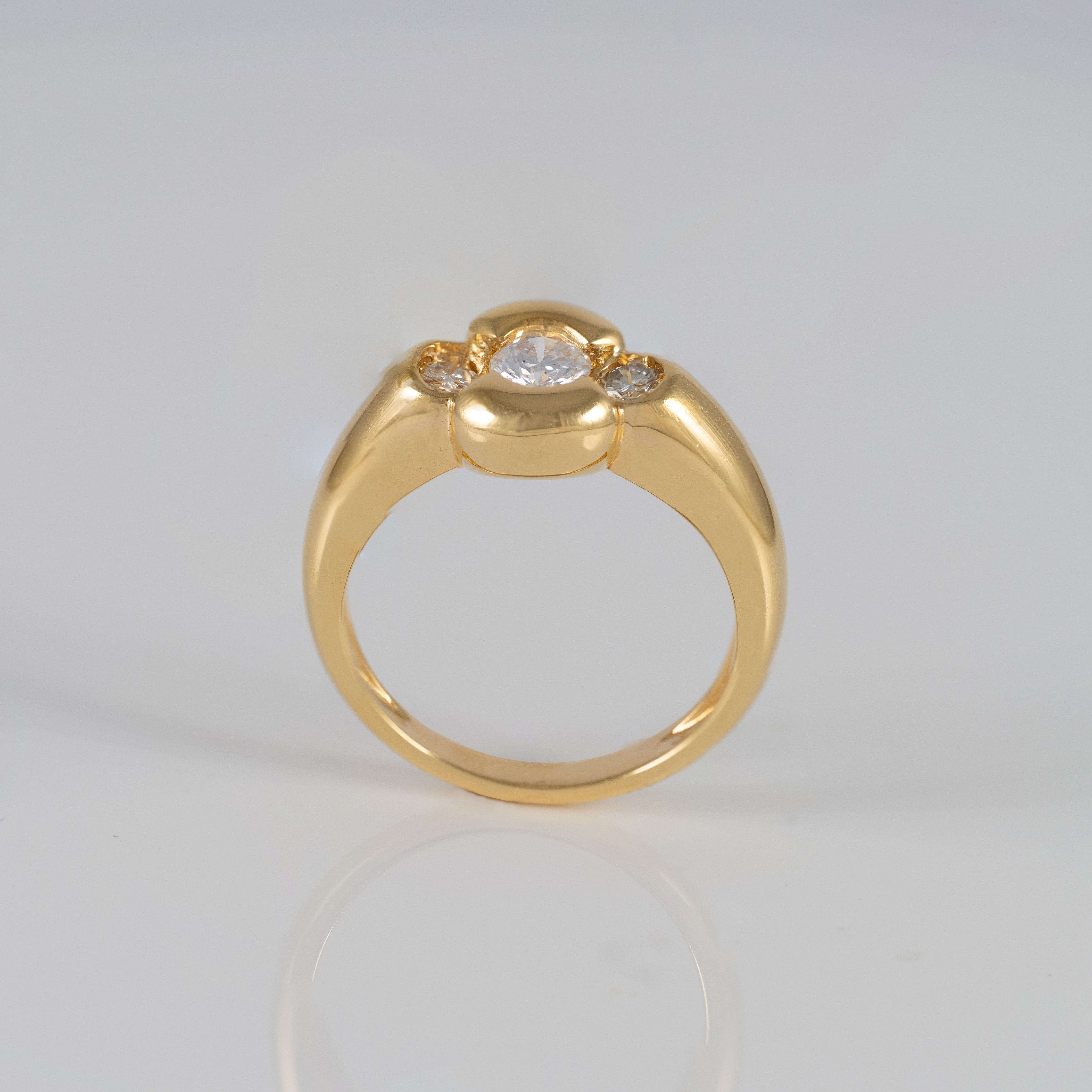 Anillo de oro amarillo 18k y brillantes