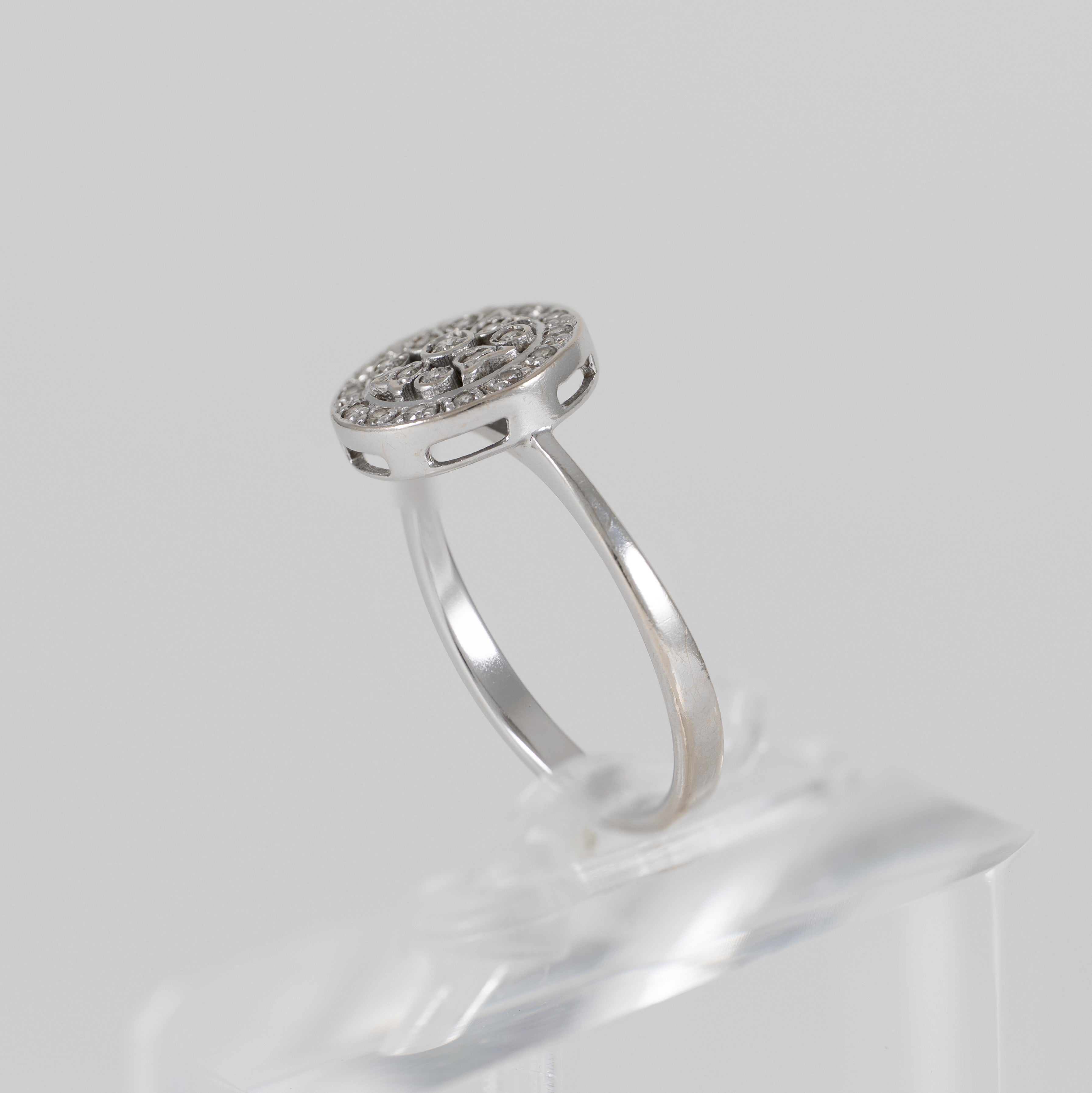 Anillo oro blanco 18k con diamantes