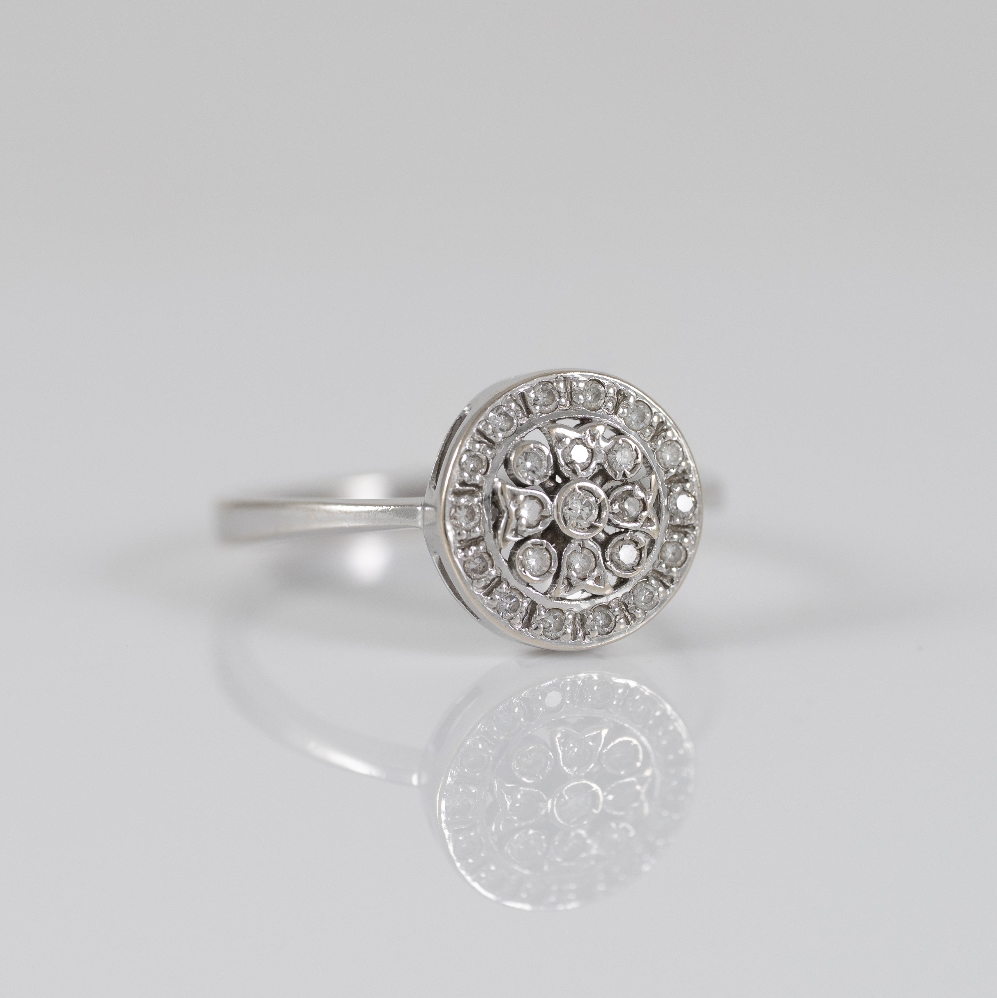 Anillo oro blanco 18k con diamantes
