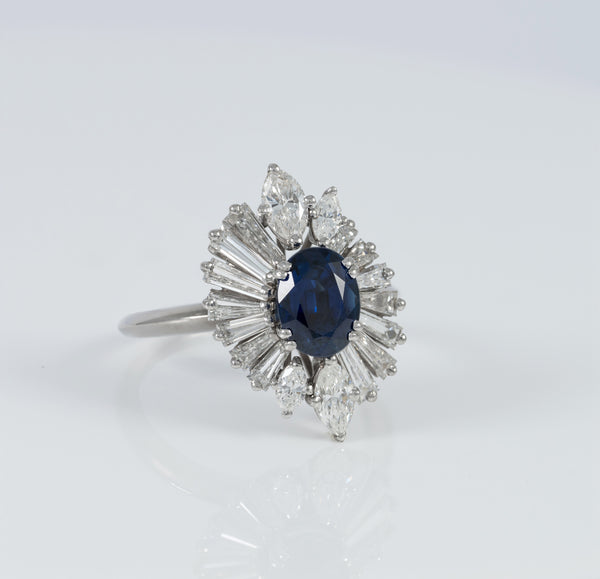 Anillo en oro blanco con zafiro 2.3 ct y diamantes 1.85 ct