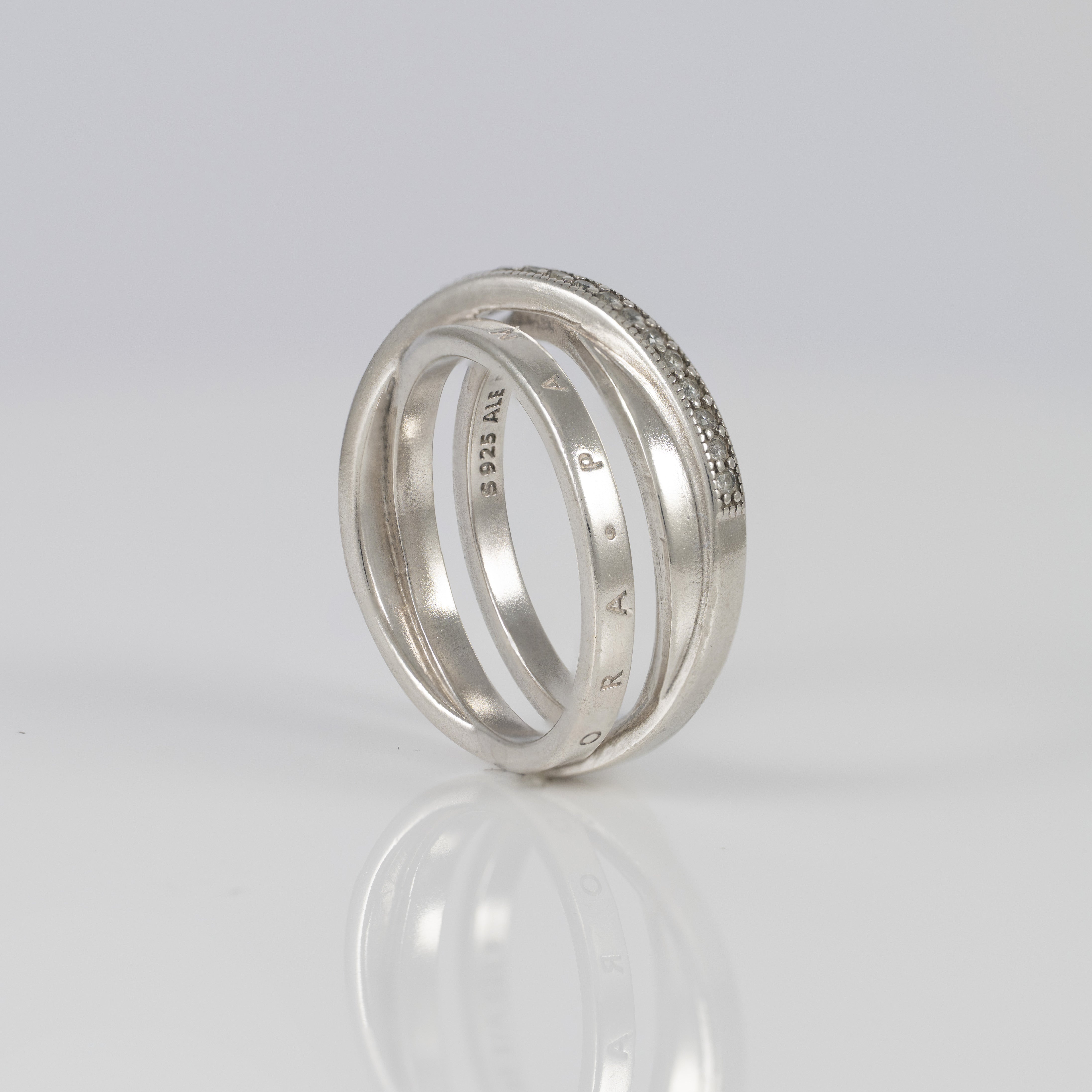 Anillo Pandora Cruzado Triple Alianza en Plata 925 Pavé