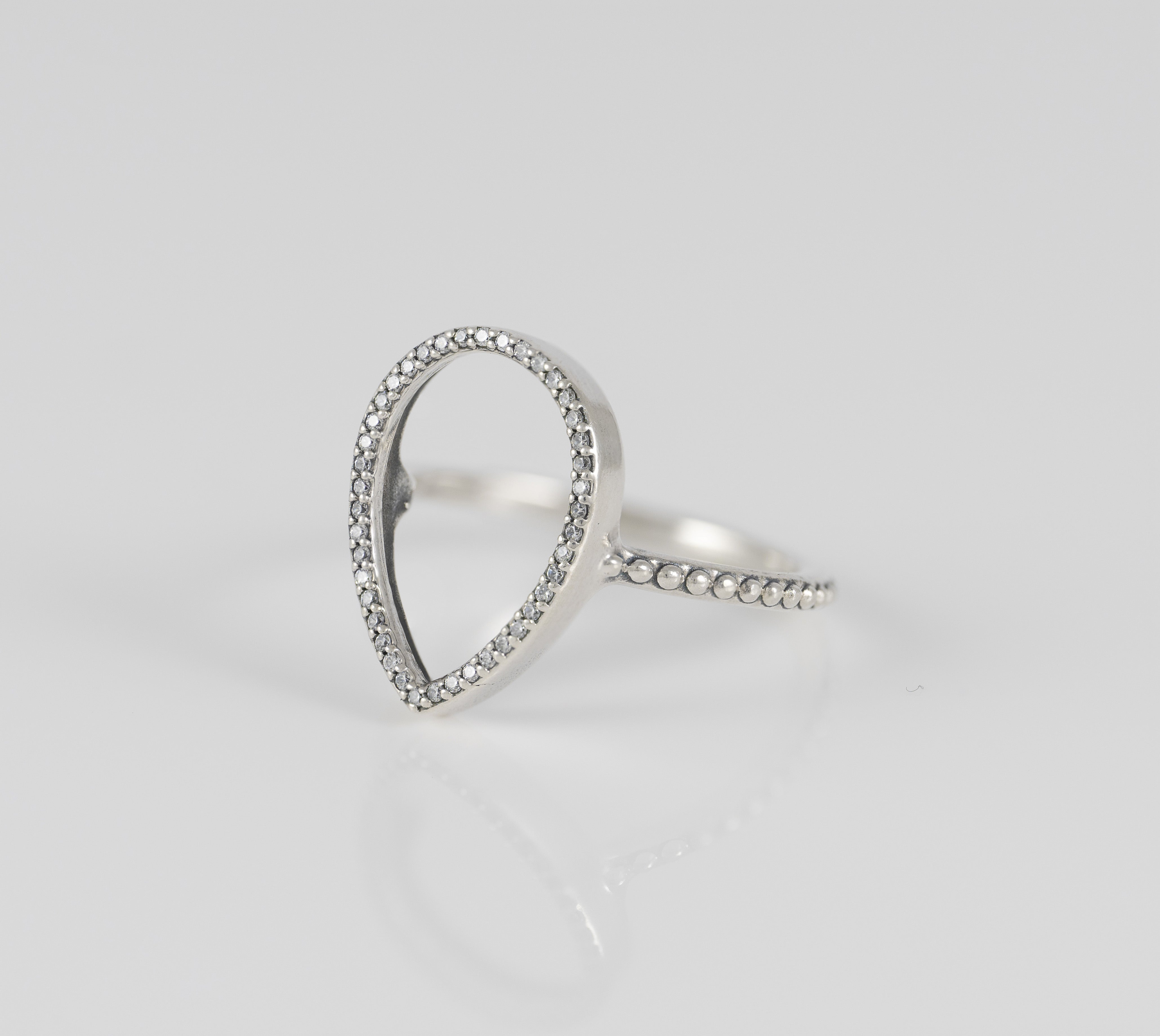 Anillo Pandora de plata 925 Silueta Lágrima