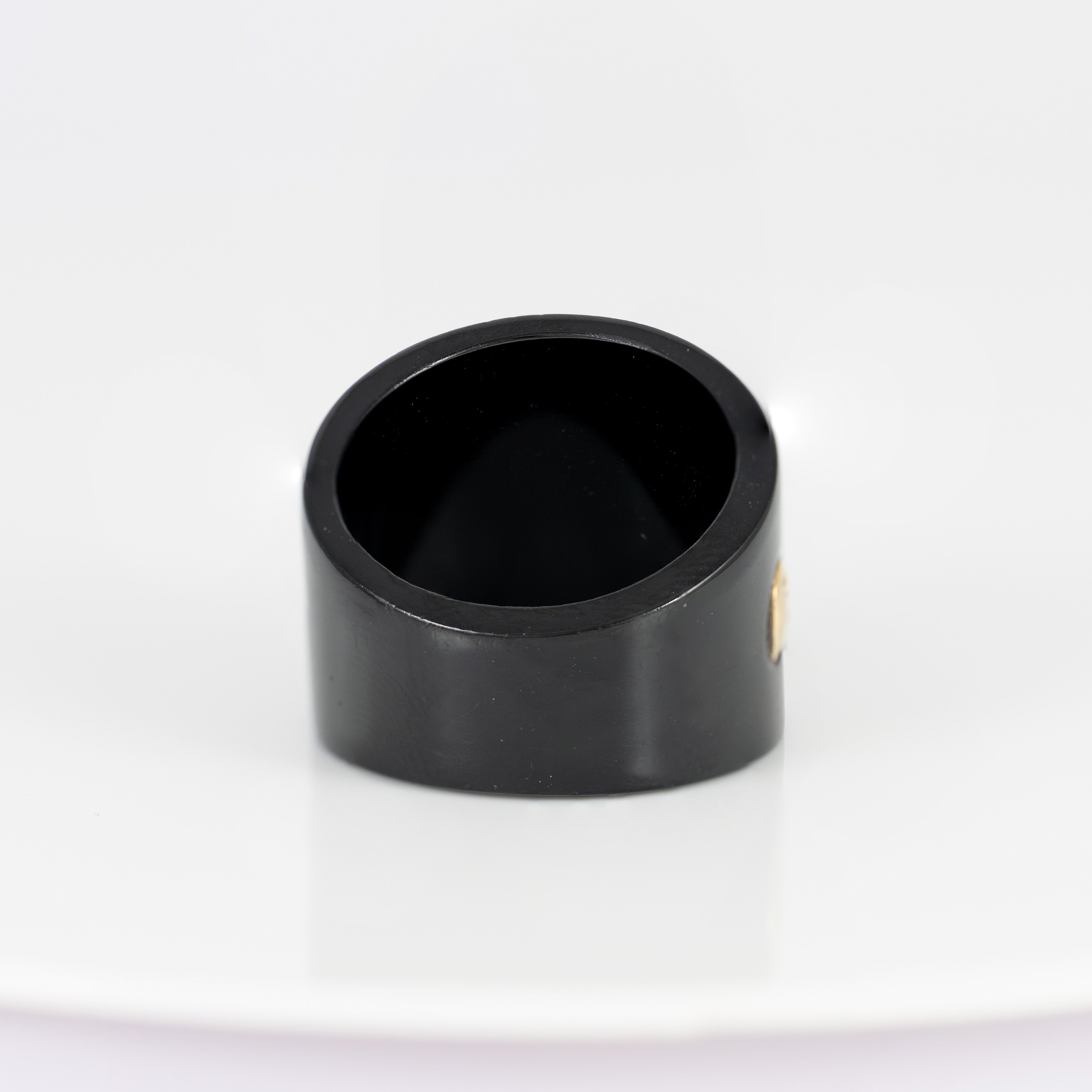 Anillo Tous de Resina Negra y Oro