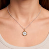 Cadena con colgante Pandora ME bicolor en plata 925 Bee Medallion