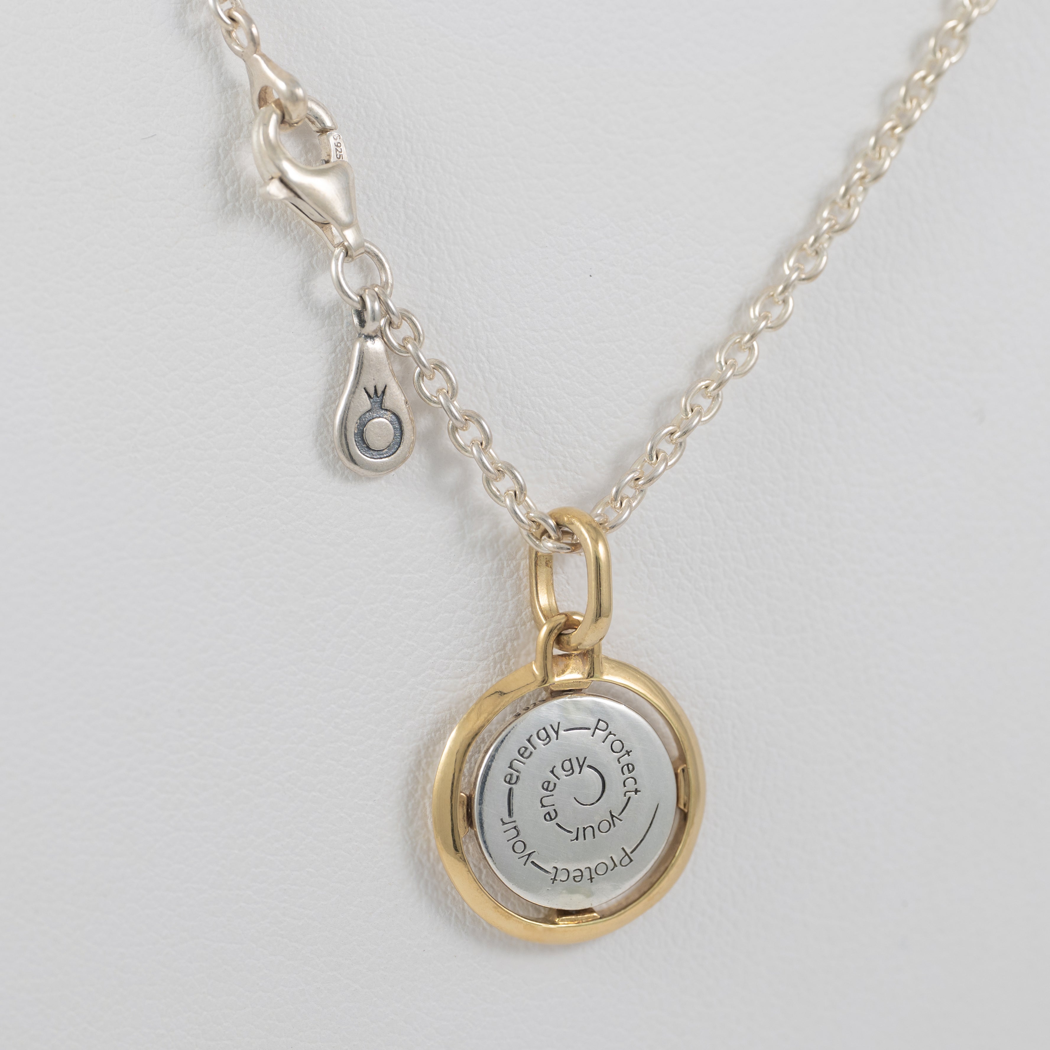 Cadena con colgante Pandora ME bicolor en plata 925 Bee Medallion