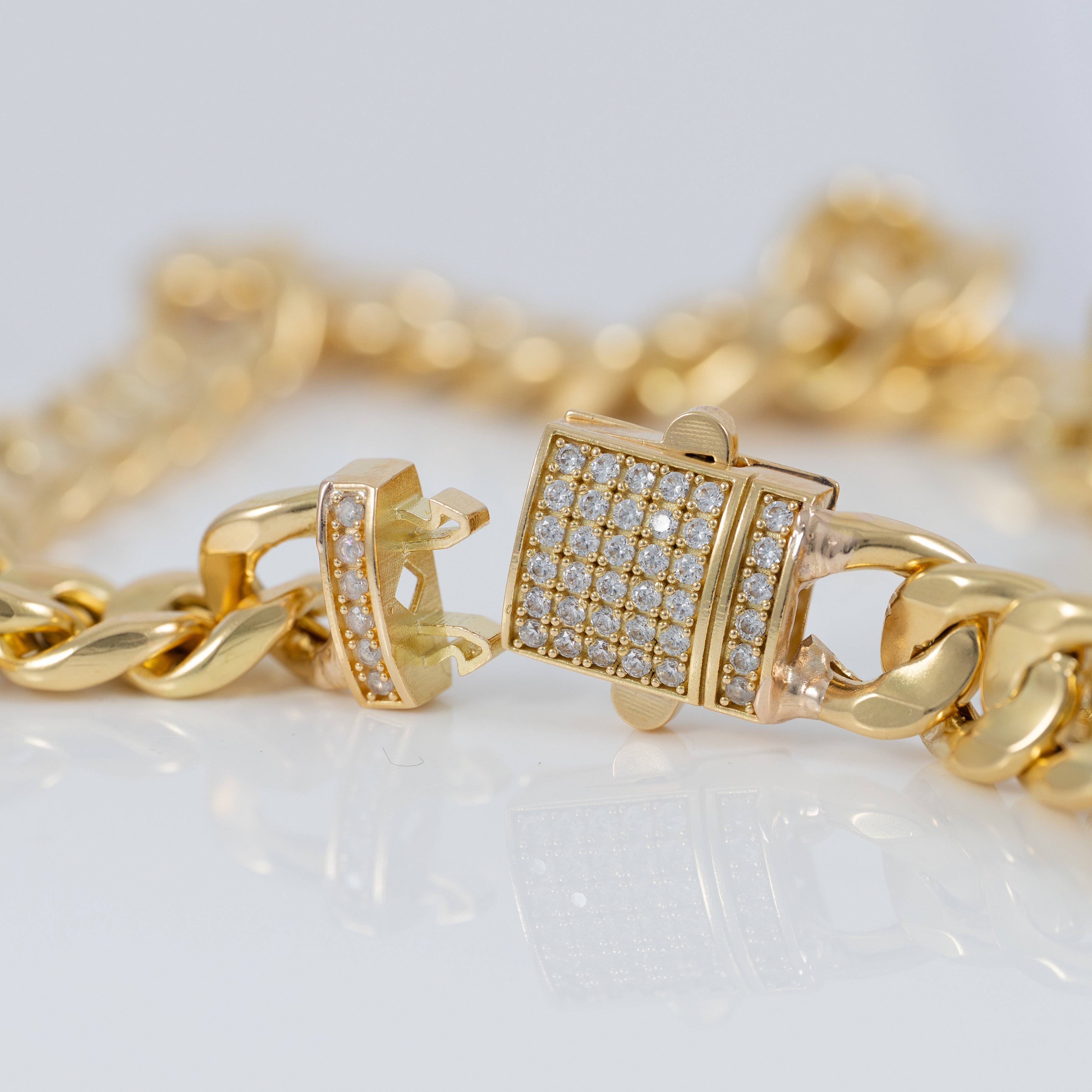 Cadena barbada oro 18k 750 60cm