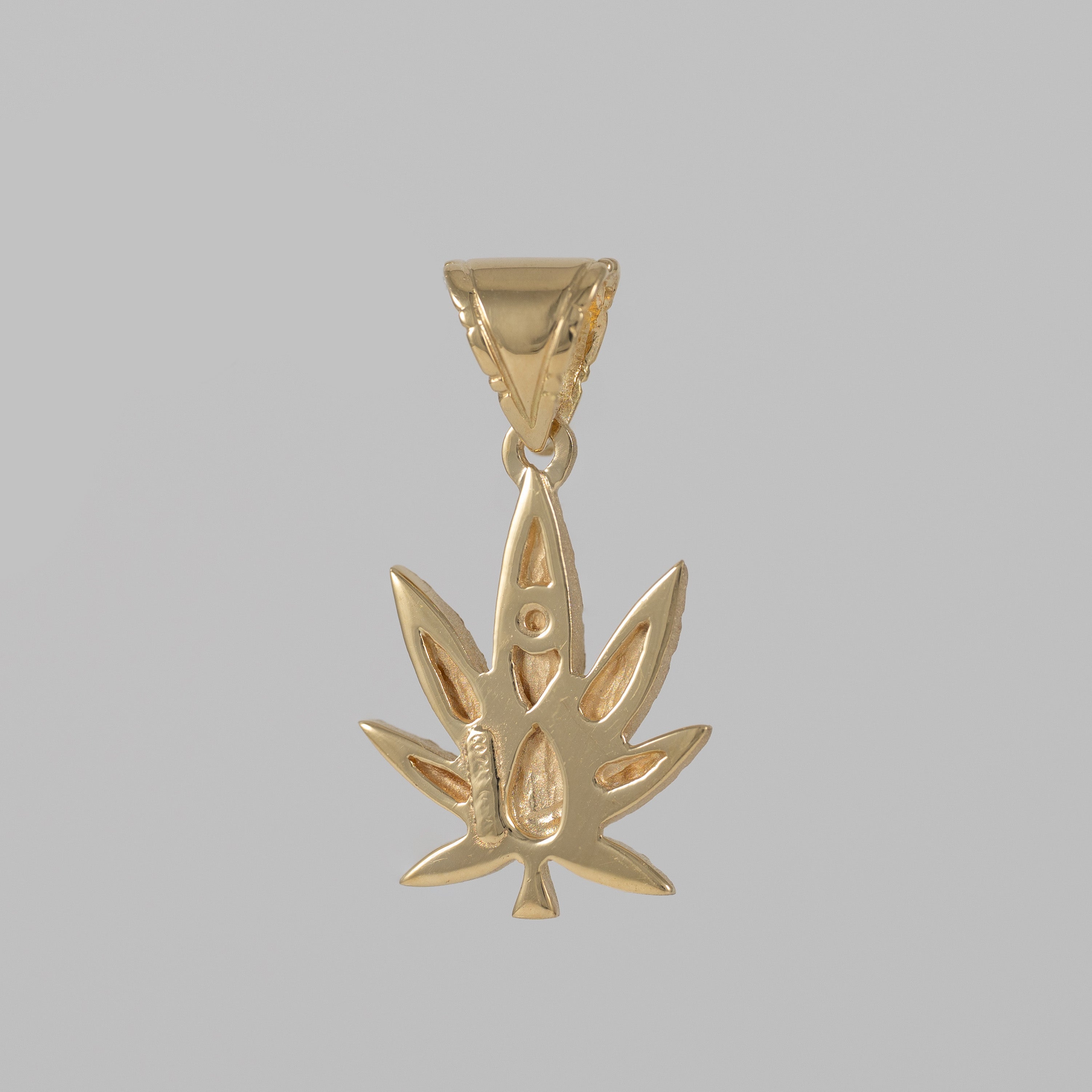 Colgante Hoja Marihuana oro 18k 750