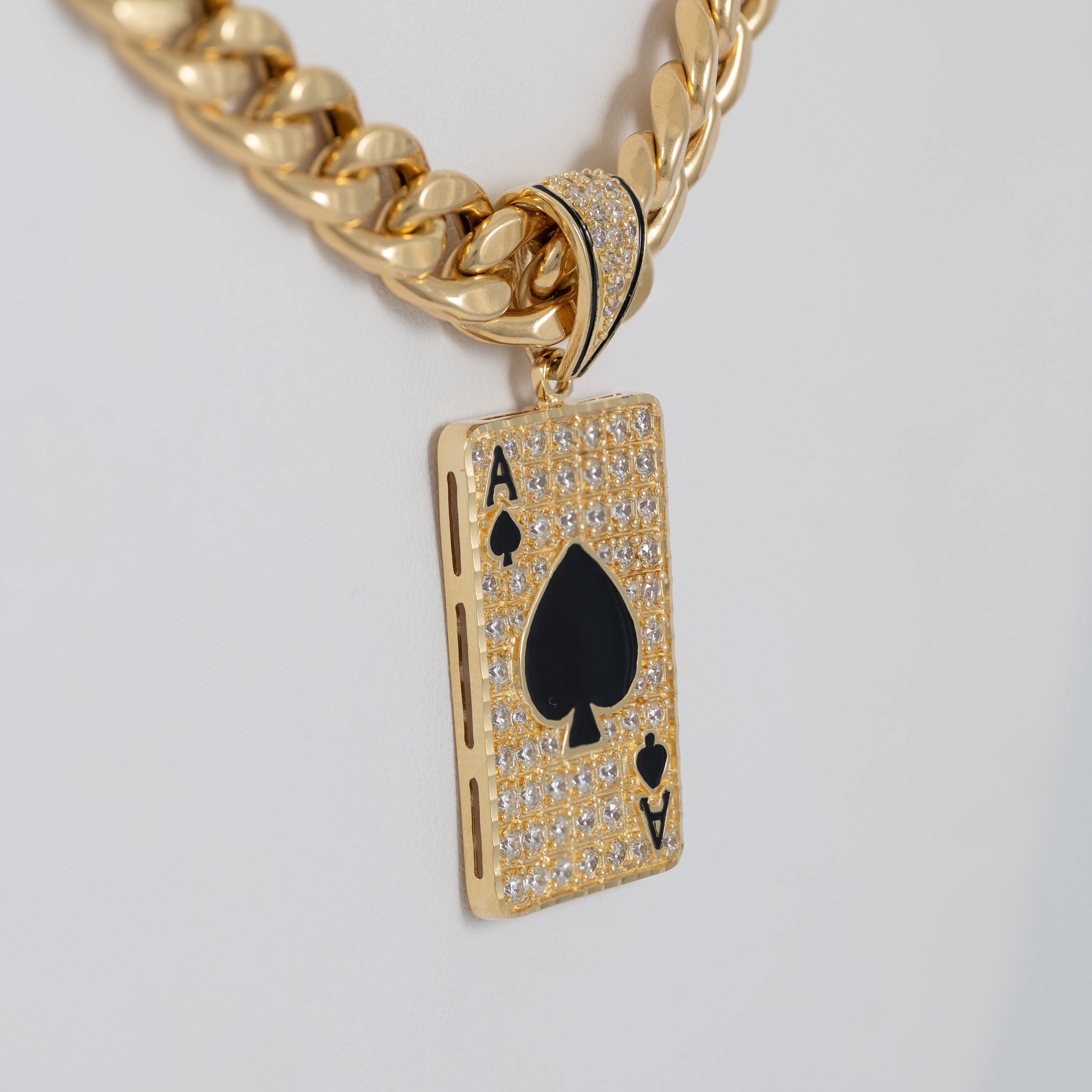Colgante Carta As de Picas de oro 18k 750