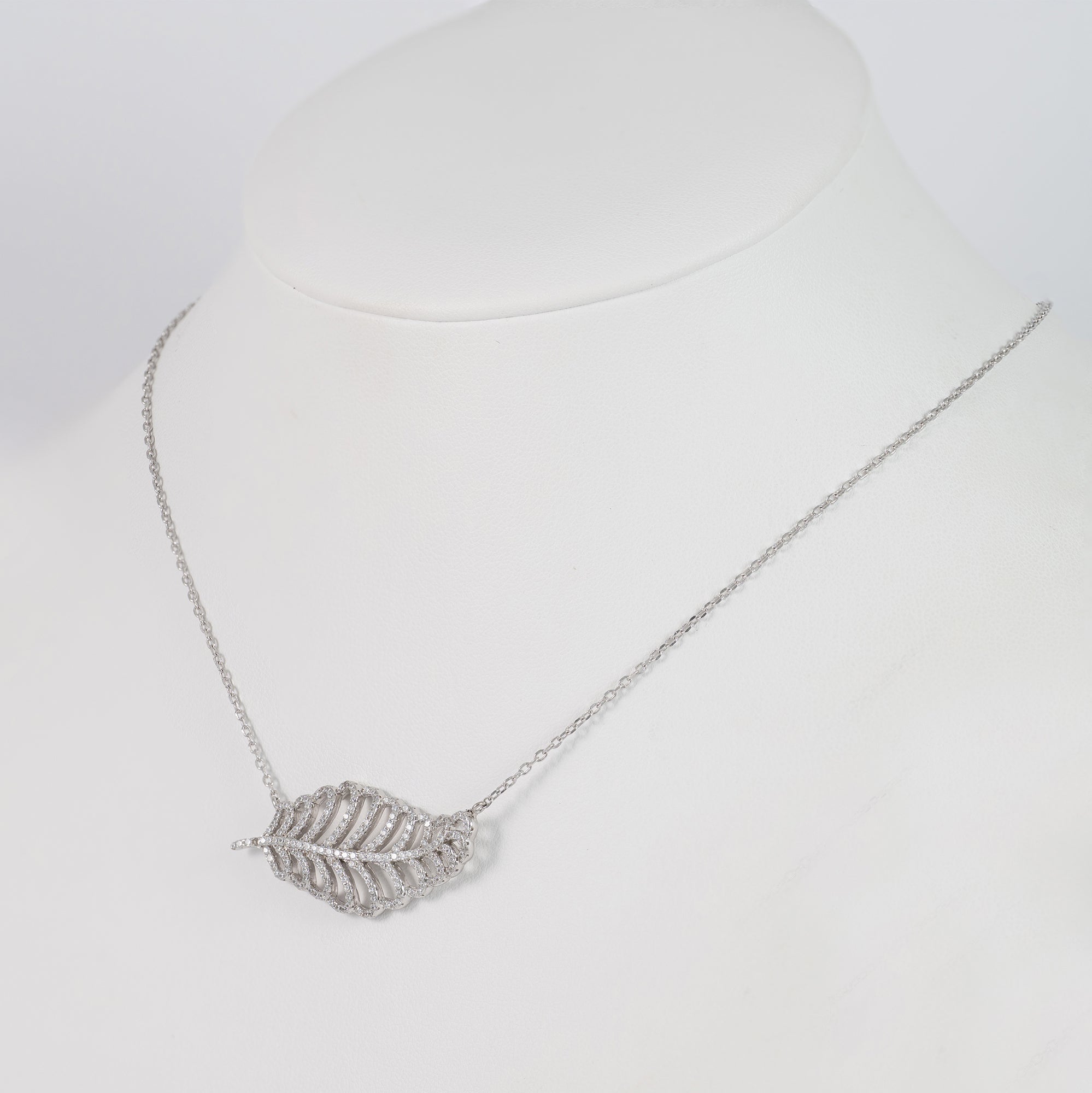 Collar con Colgante en plata 925 Hoja