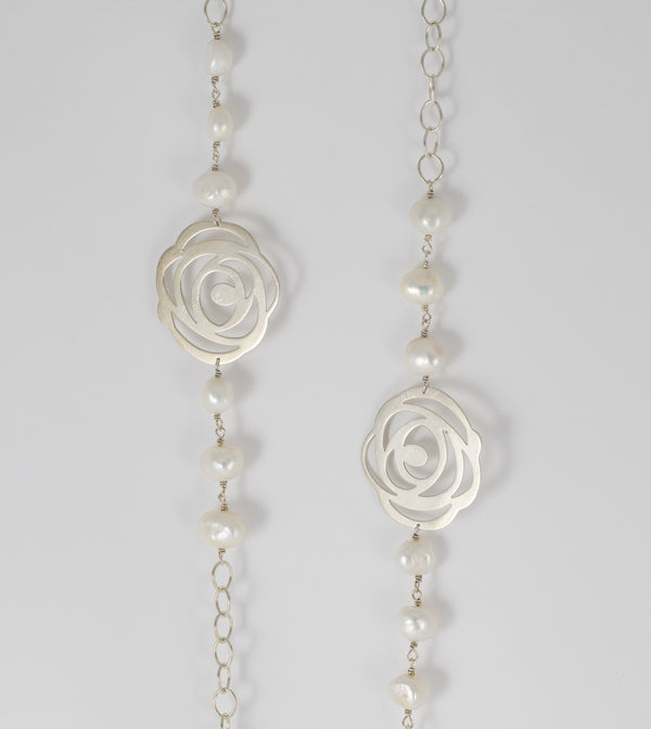 Collar largo Tous en plata 925 y perlas cultivadas Rosa d'Abril