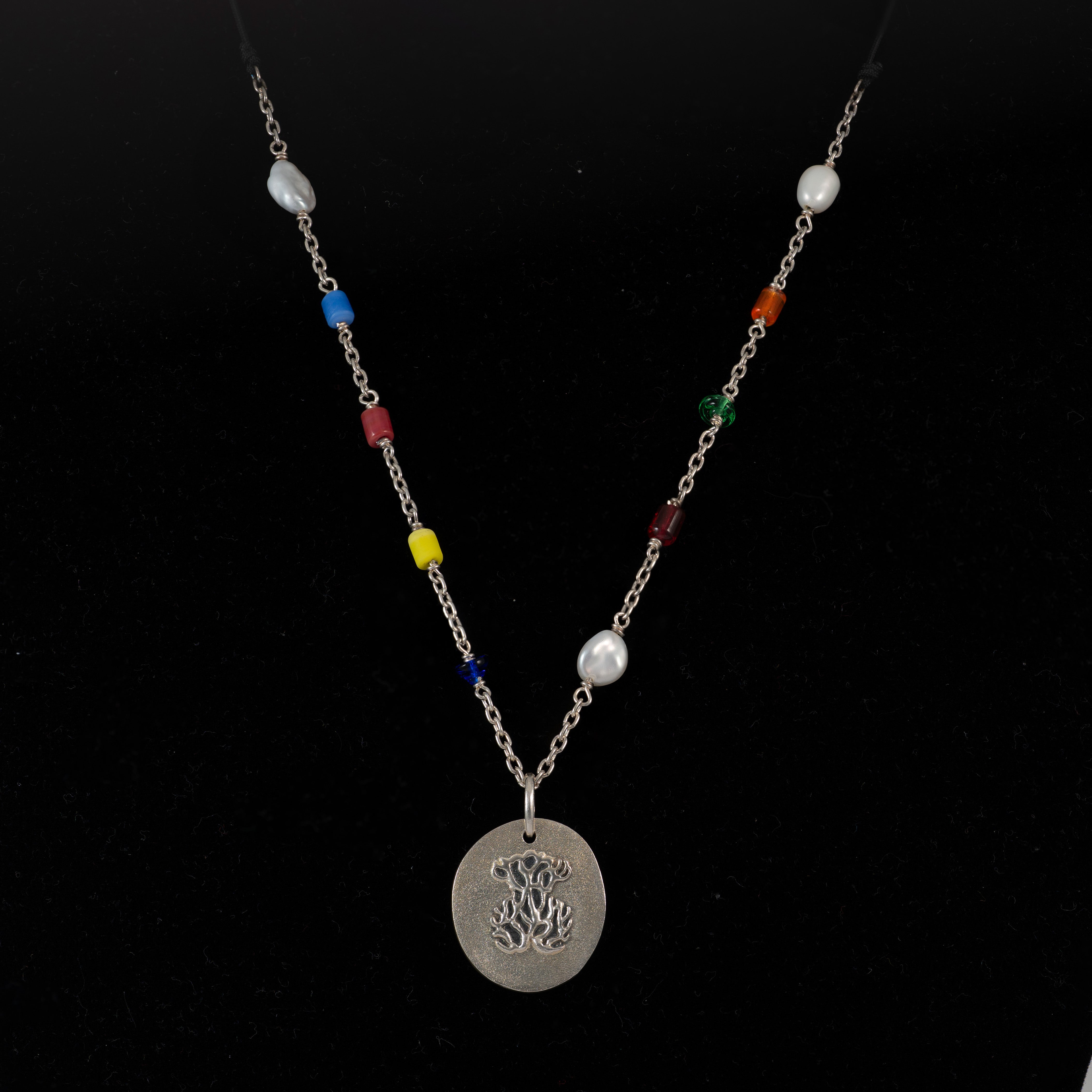 Collar Largo Camafeo de Plata 925, Cristales multicolor y Cordón Oceaan