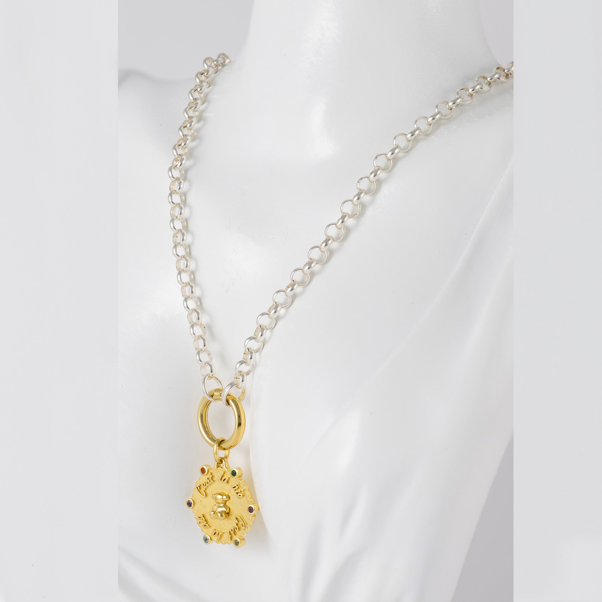 Collar Tous Plata 925 Bicolor Hav con colgante mediano oso con baño de oro 18kt y gemas Sugar Party