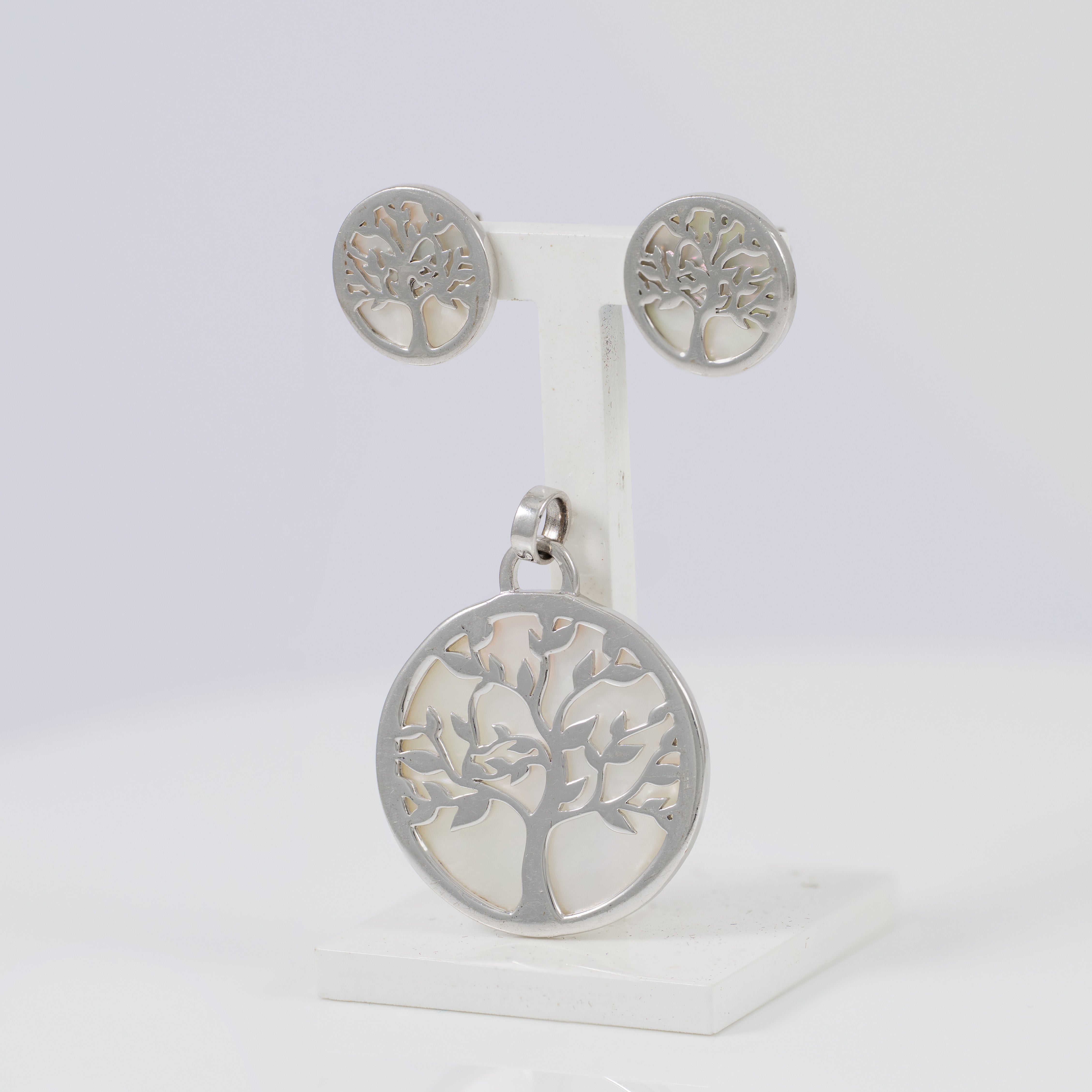 Conjunto Lotus de pendientes y colgante de plata 925 y nácar