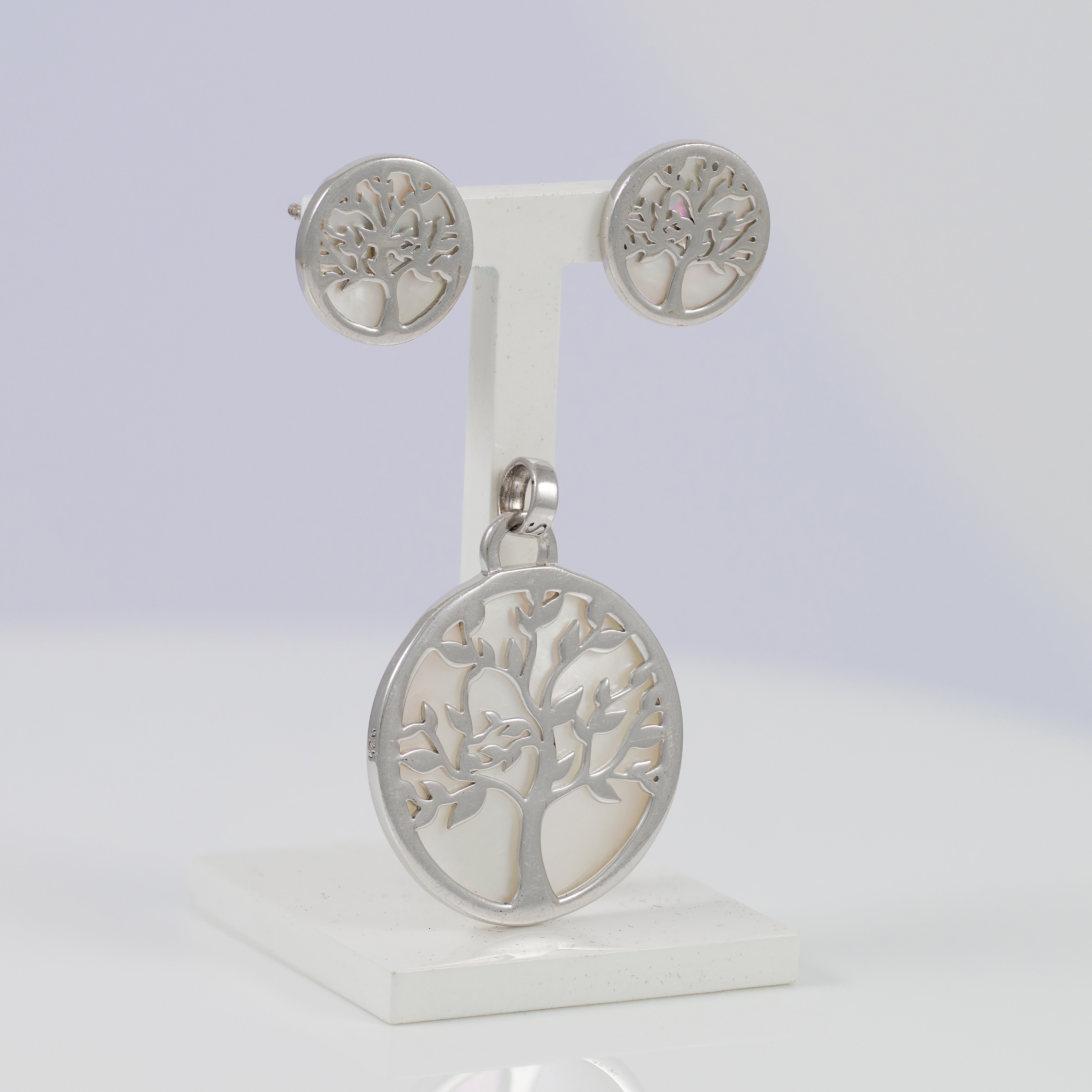 Conjunto Lotus de pendientes y colgante de plata 925 y nácar