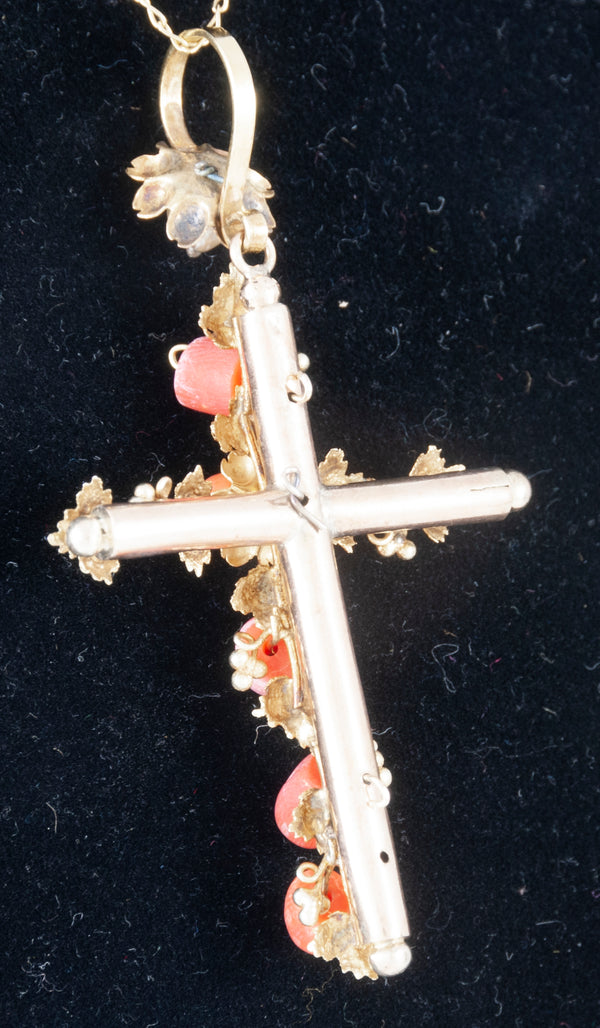 Colgante antiguo cruz en oro amarillo 14k y coral