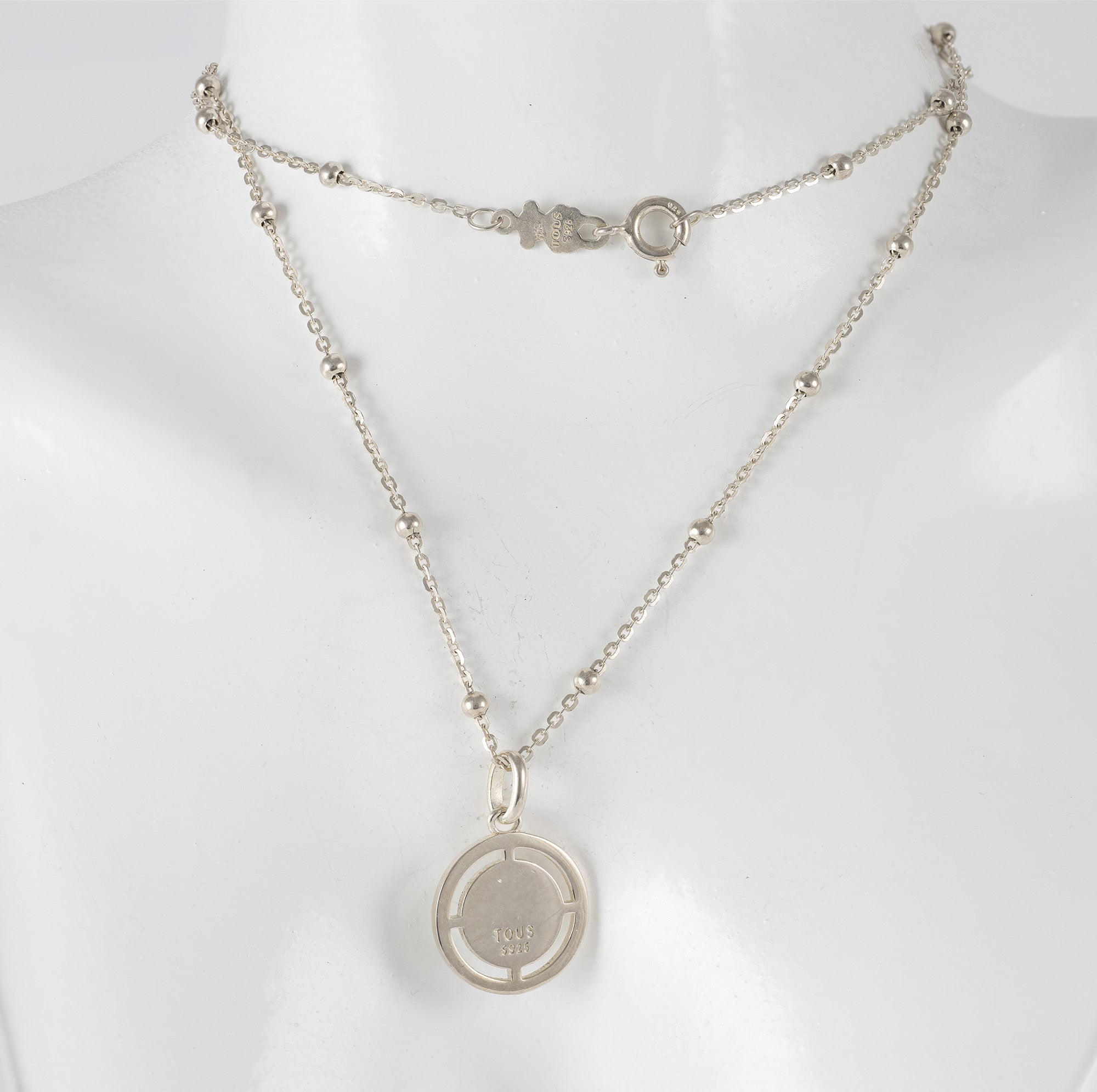 Gargantilla Tous en plata 925 con bolitas y Colgante Crossword Mama de plata 925 y esmalte azul