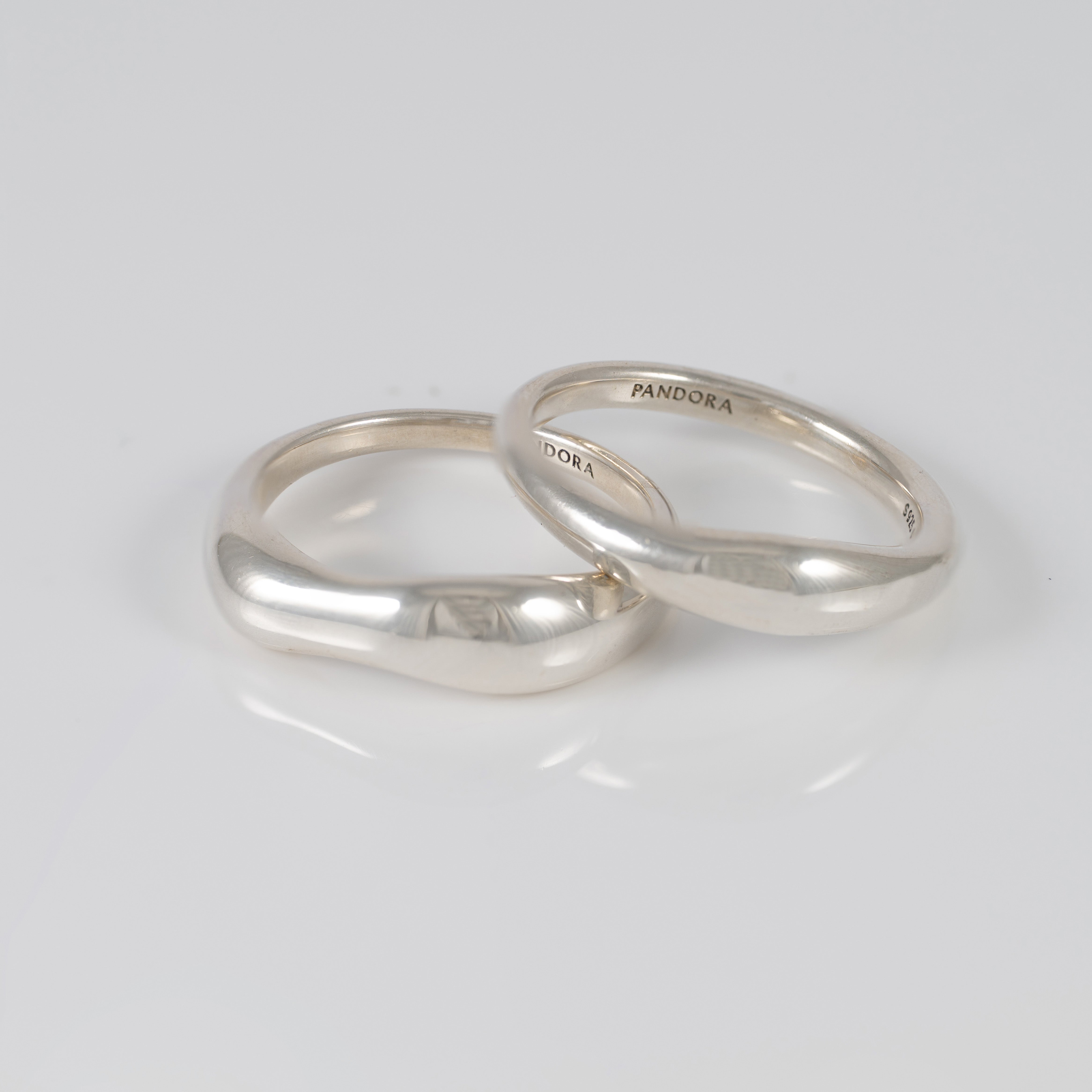 Pack de anillos apilables Pandora de Plata 925 con forma orgánica