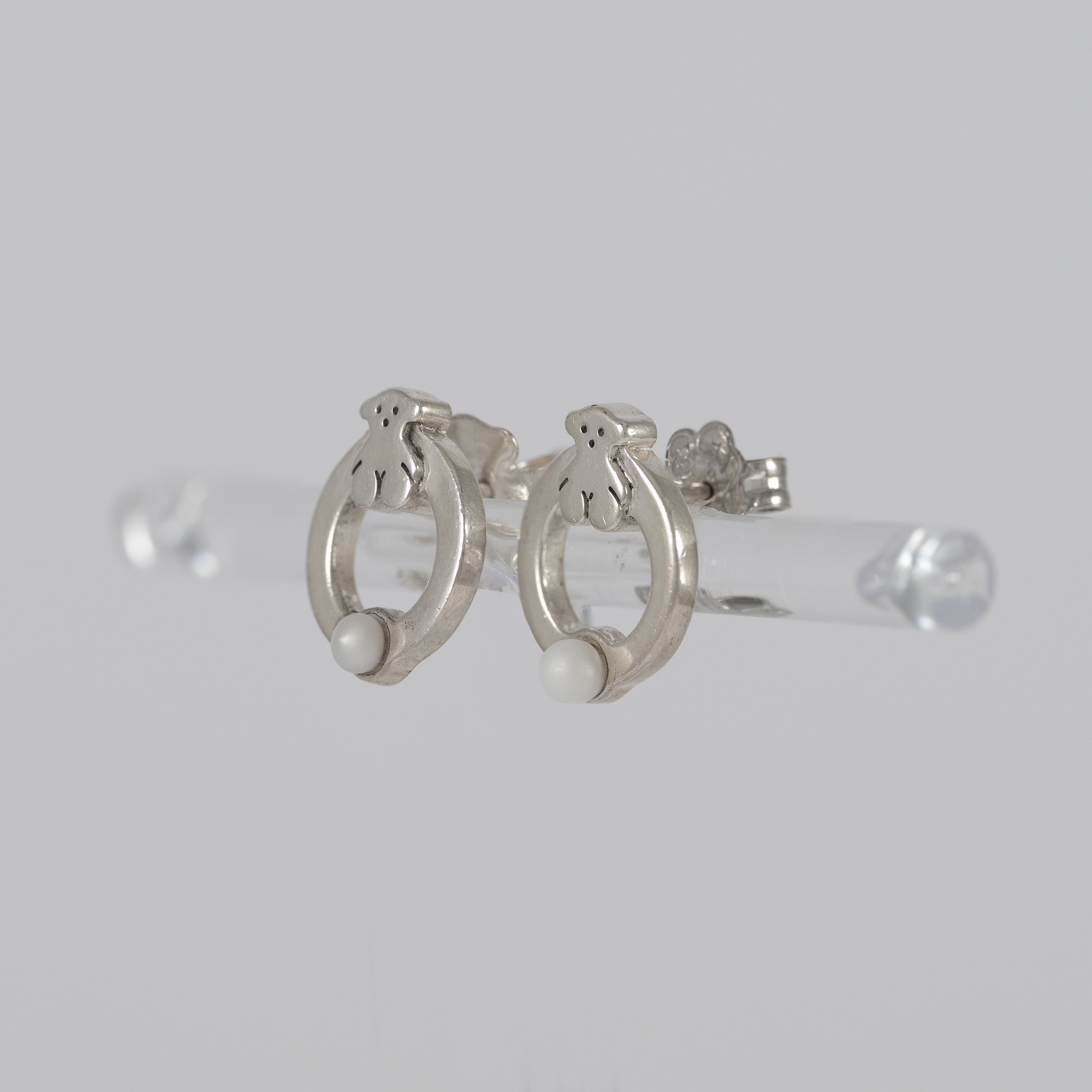 Pendientes Tous de plata con perla motivo oso Super Power