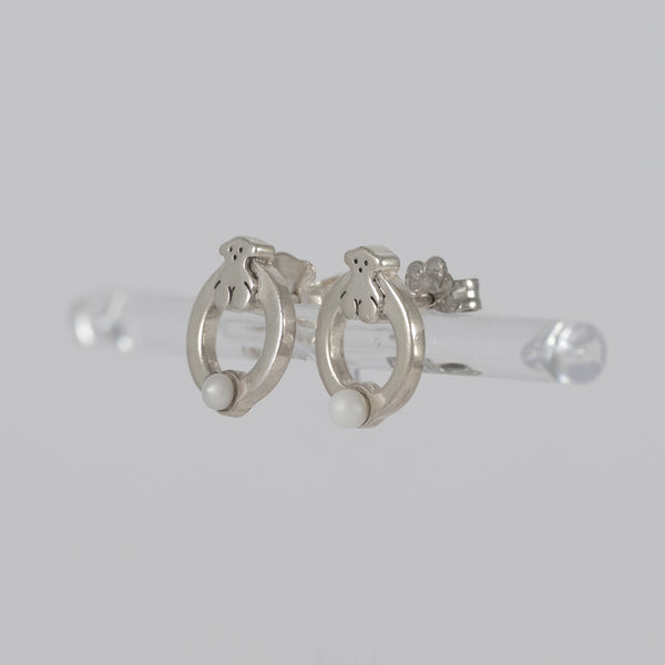 Pendientes Tous de plata con perla motivo oso Super Power