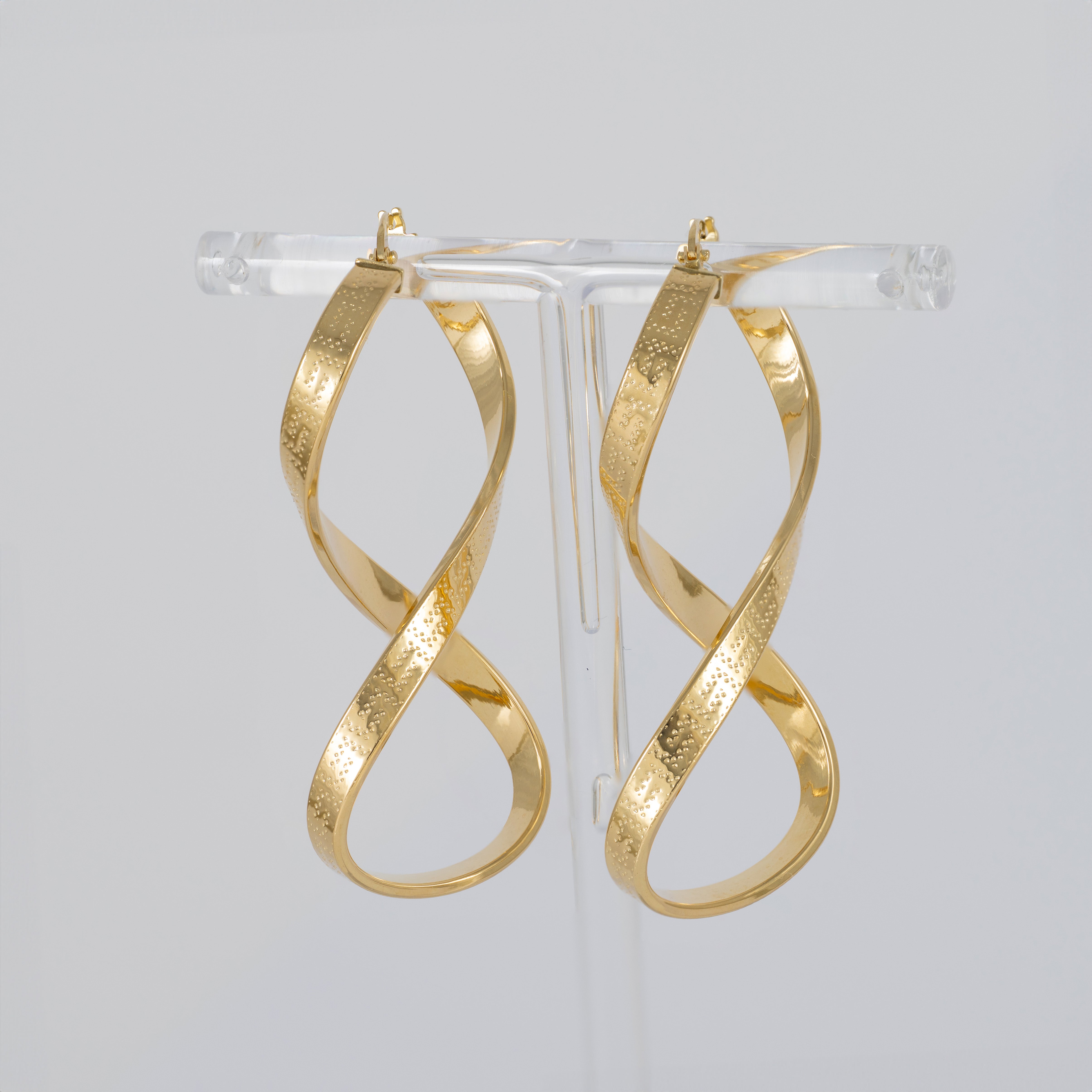 Pendientes de aro en oro 18k 750 forma de 8