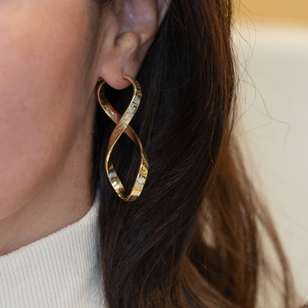 Pendientes de aro en oro 18k 750 forma de 8