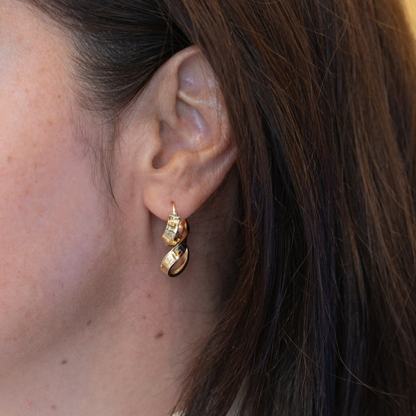 Pendientes de aro en oro 18k 750 forma de 8