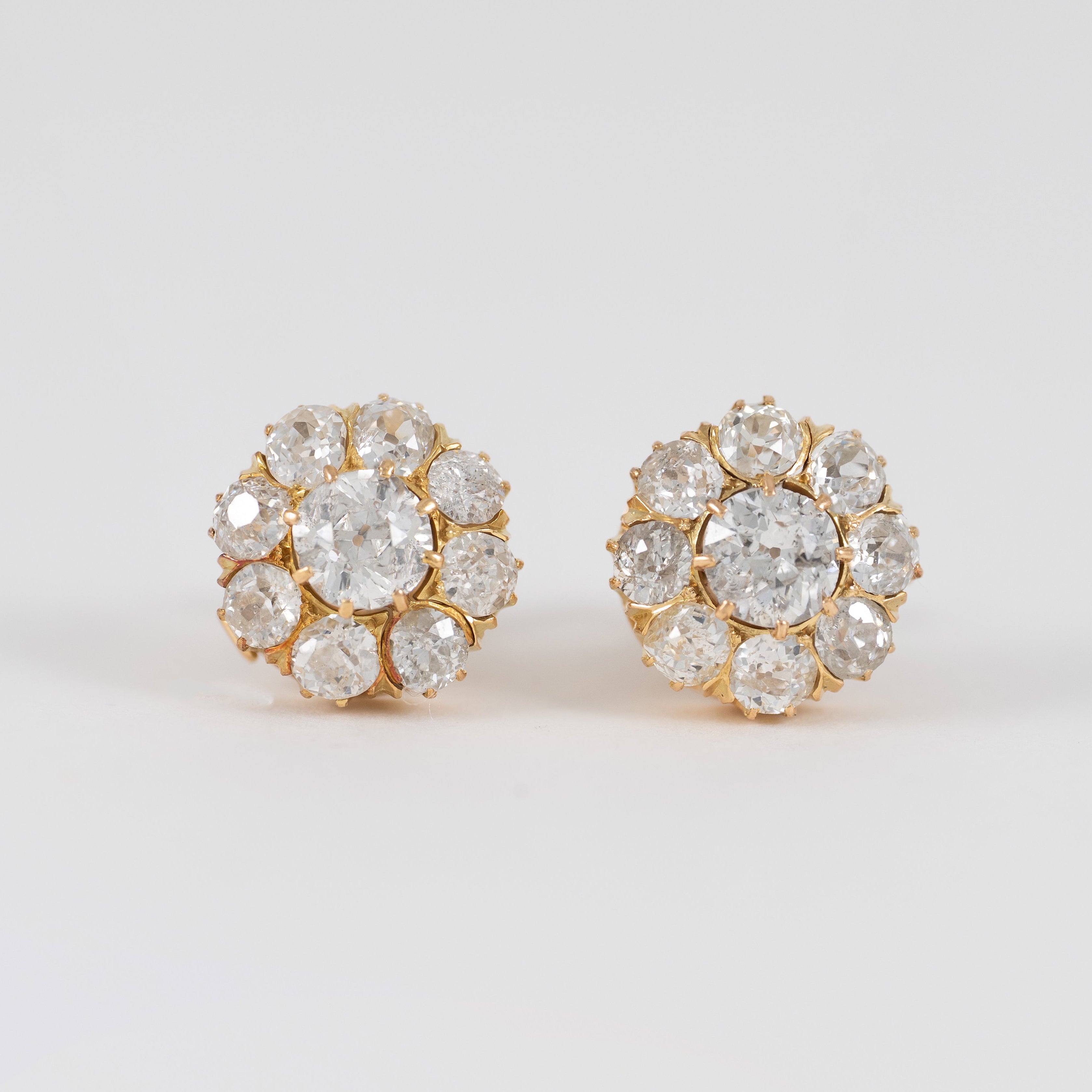 Pendientes antiguos en oro amarillo 18k y diamantes 2.5 ct