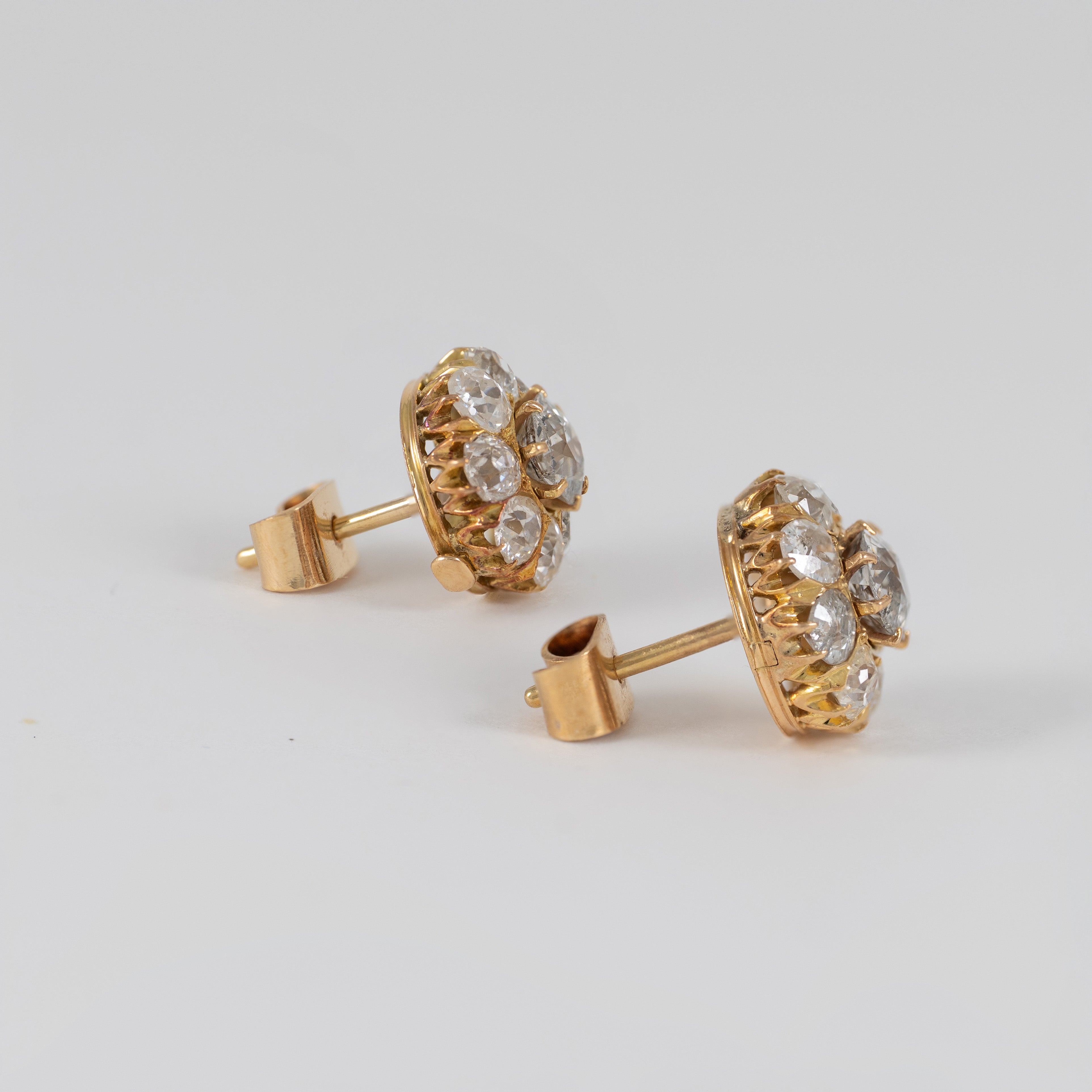 Pendientes antiguos en oro amarillo 18k y diamantes 2.5 ct