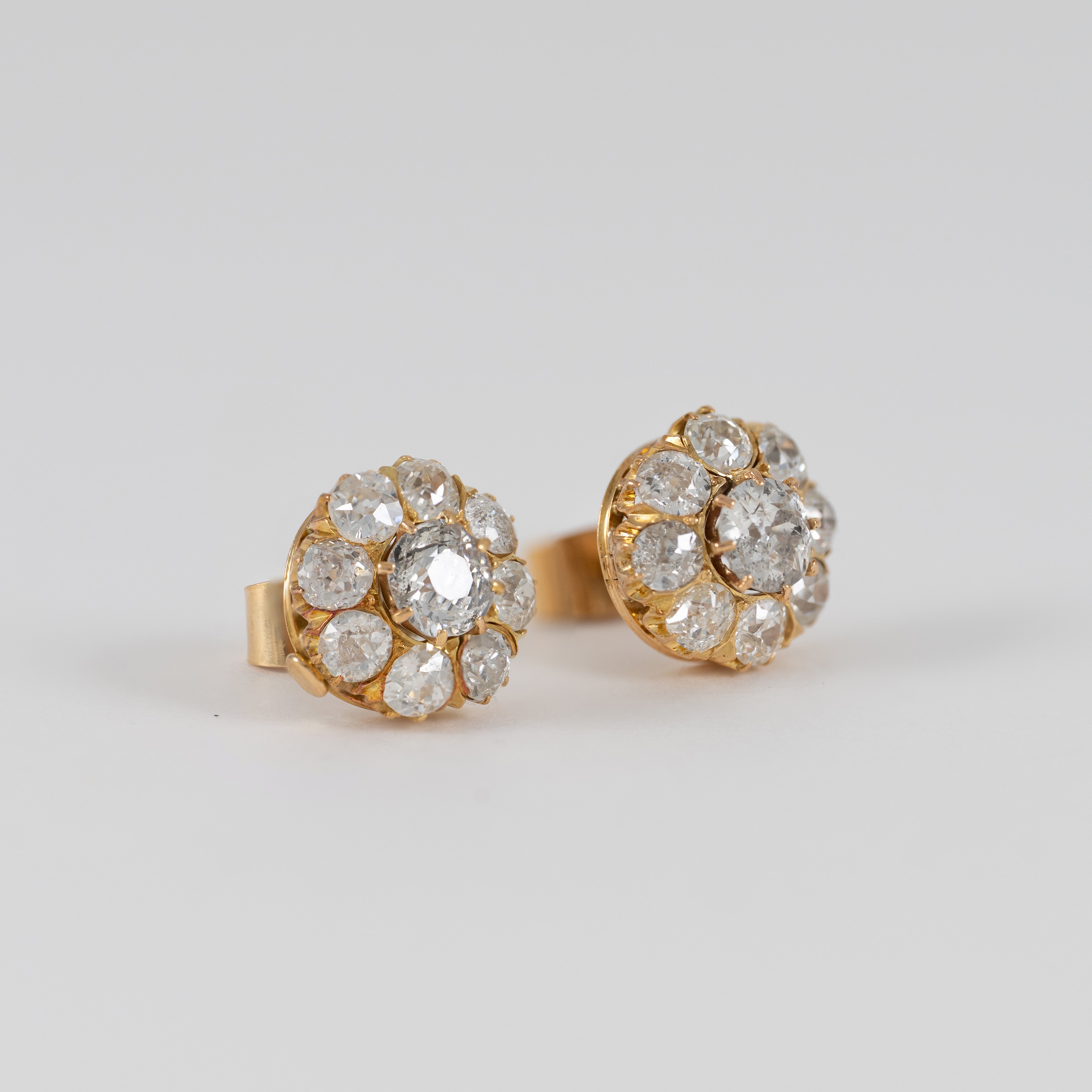 Pendientes antiguos en oro amarillo 18k y diamantes 2.5 ct