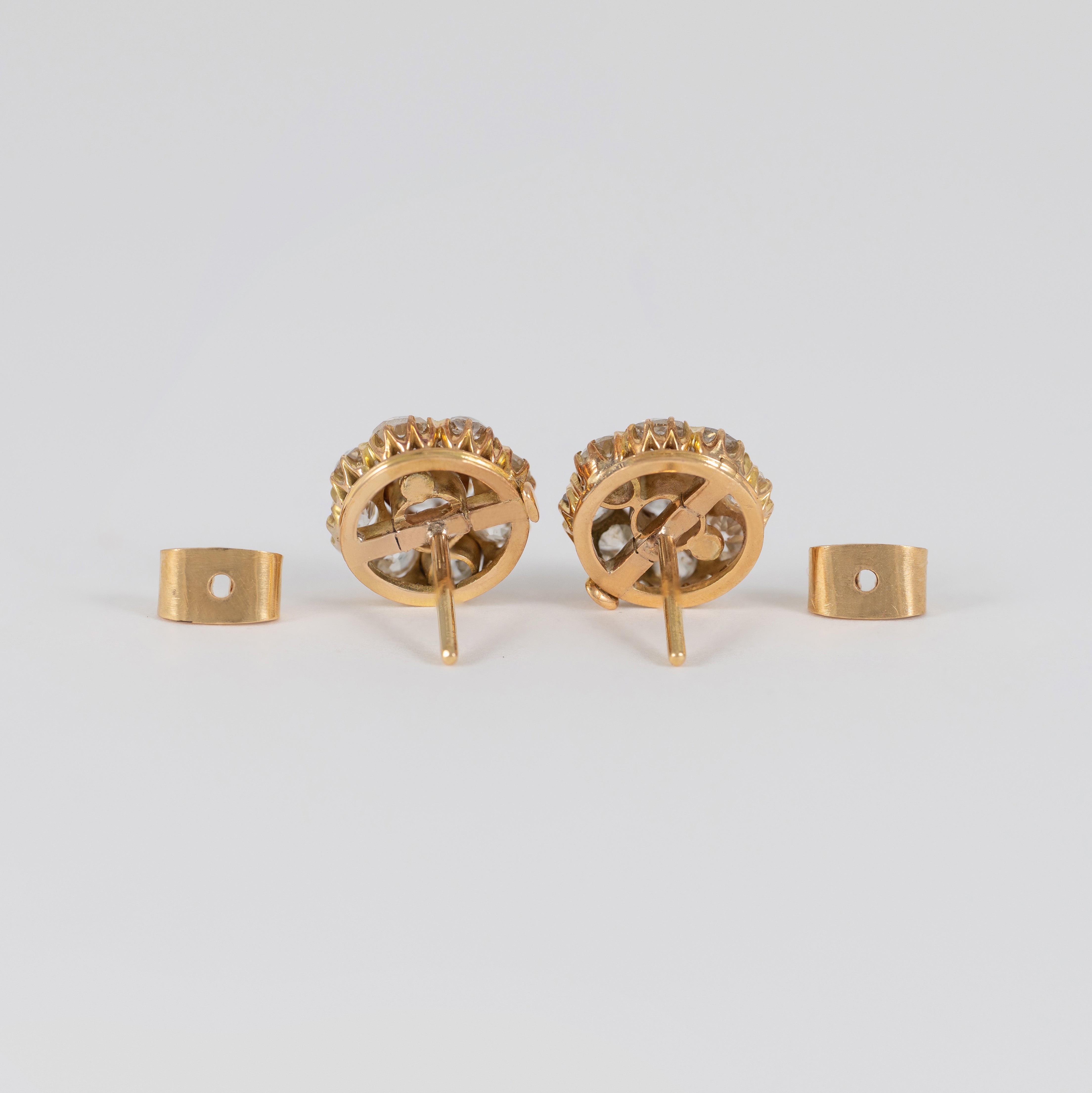 Pendientes antiguos en oro amarillo 18k y diamantes 2.5 ct