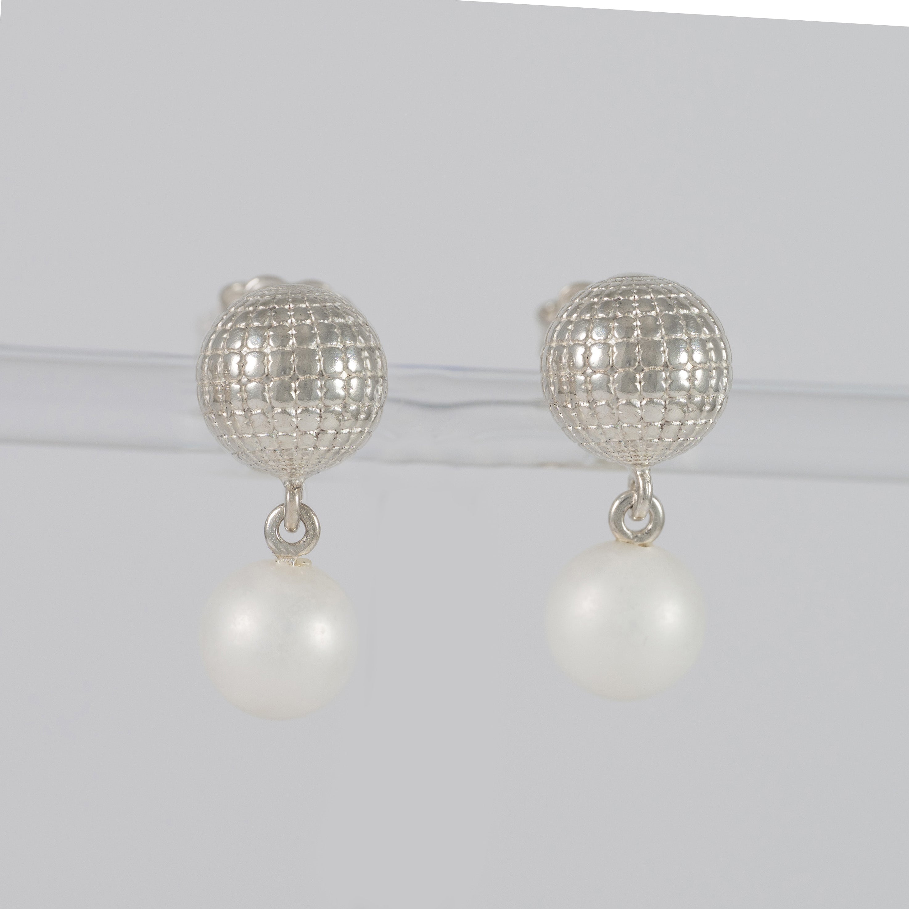 Pendientes Tous en plata 925 y perla cultivada con bola de osos Beach Disco