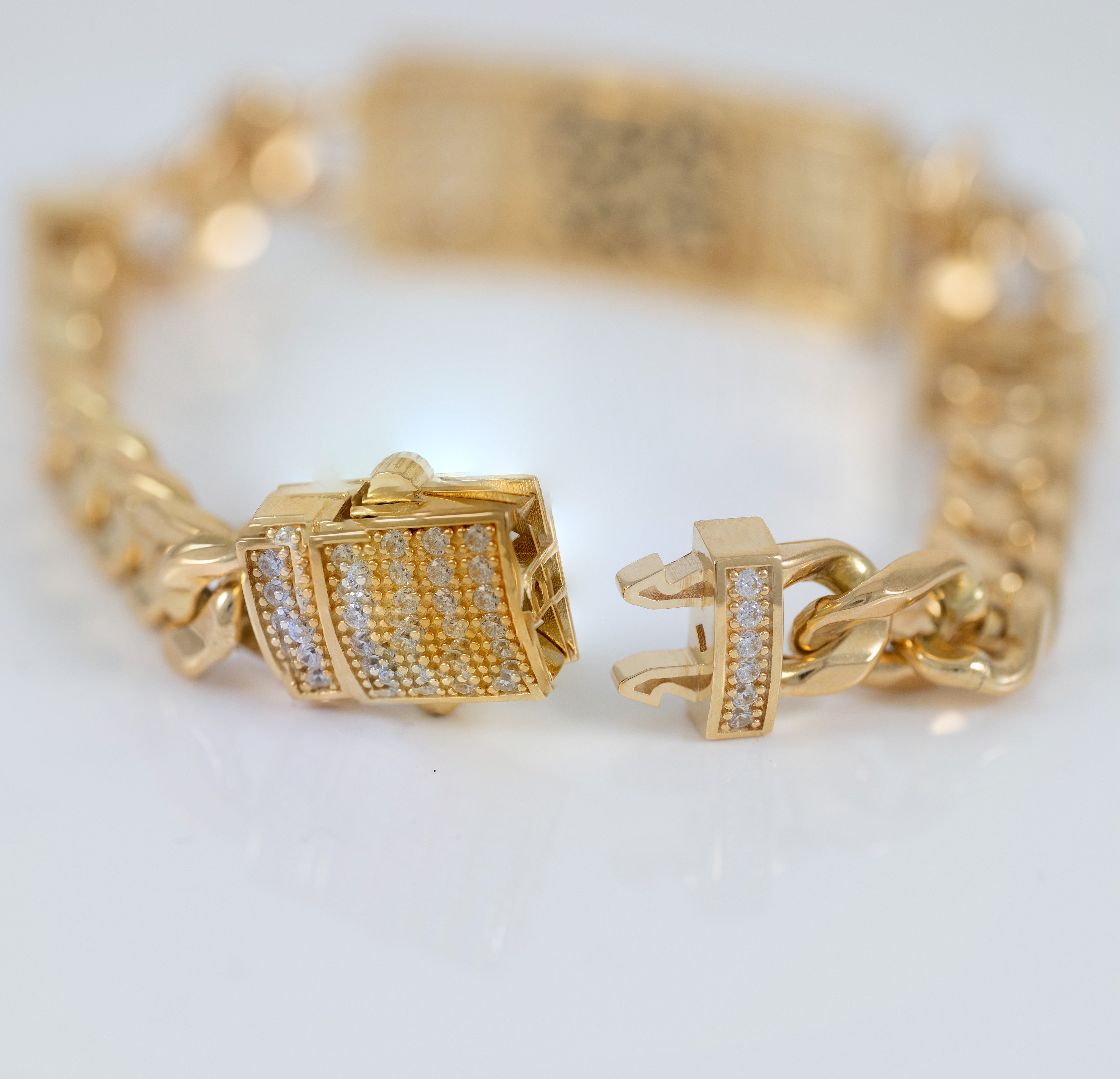 Pulsera de oro 18k 750