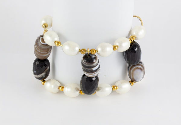 Pulsera en oro amarillo 18k con perlas y cuarzos
