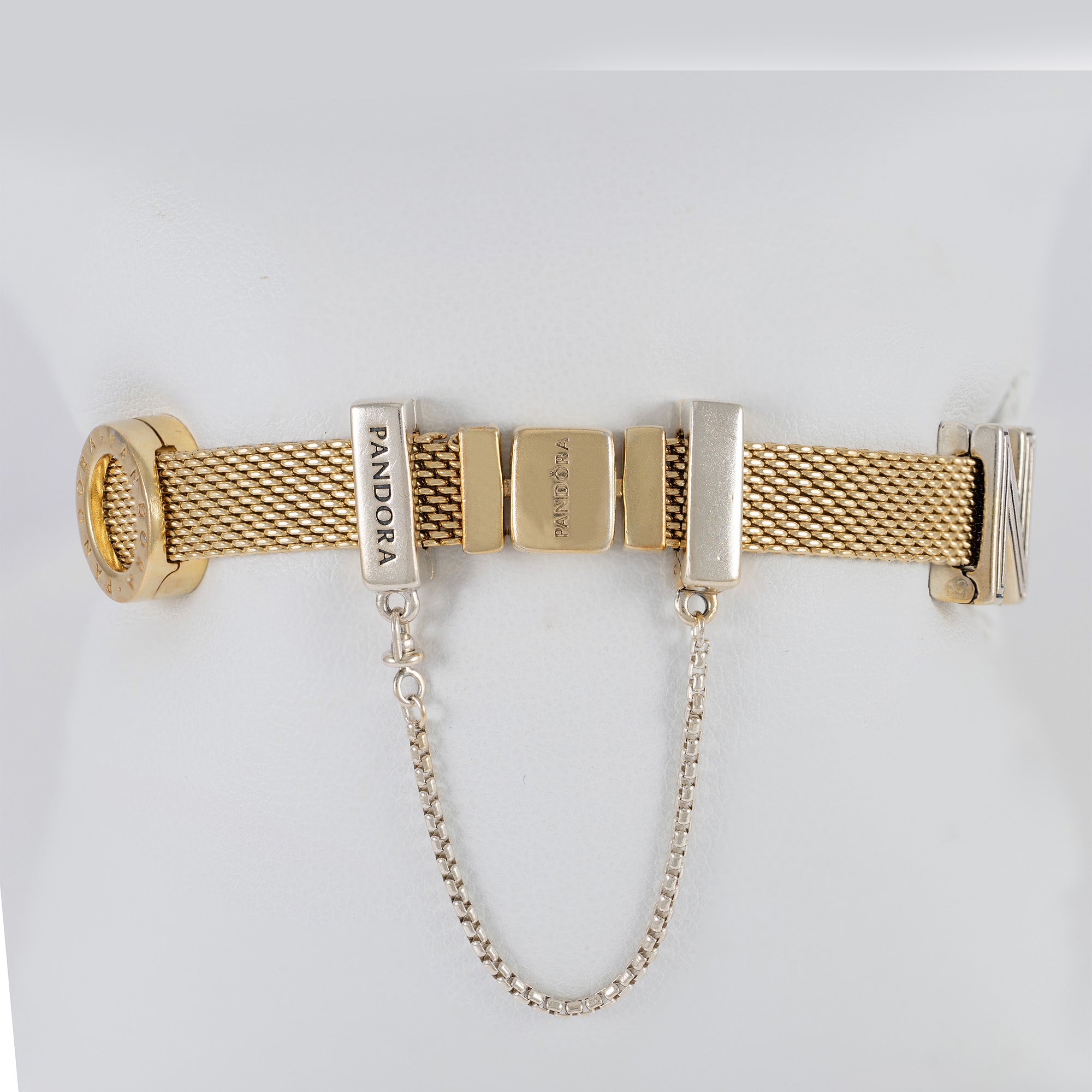 Pulsera Pandora Reflexions Plata con baño de oro 18k con Charms